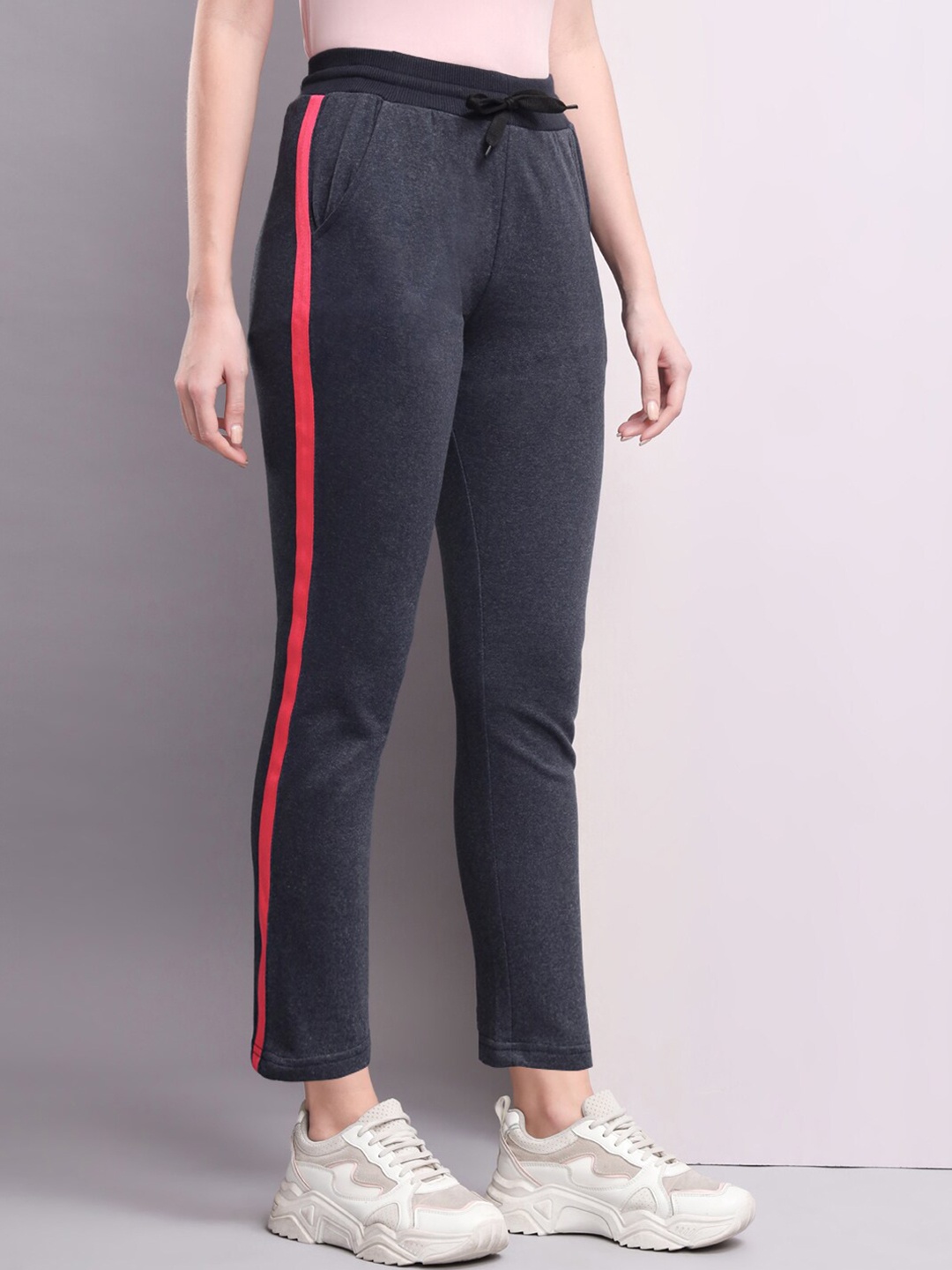 

Q-rious Women Side Striped Detail Training Pure Cotton Track Pants, Navy blue