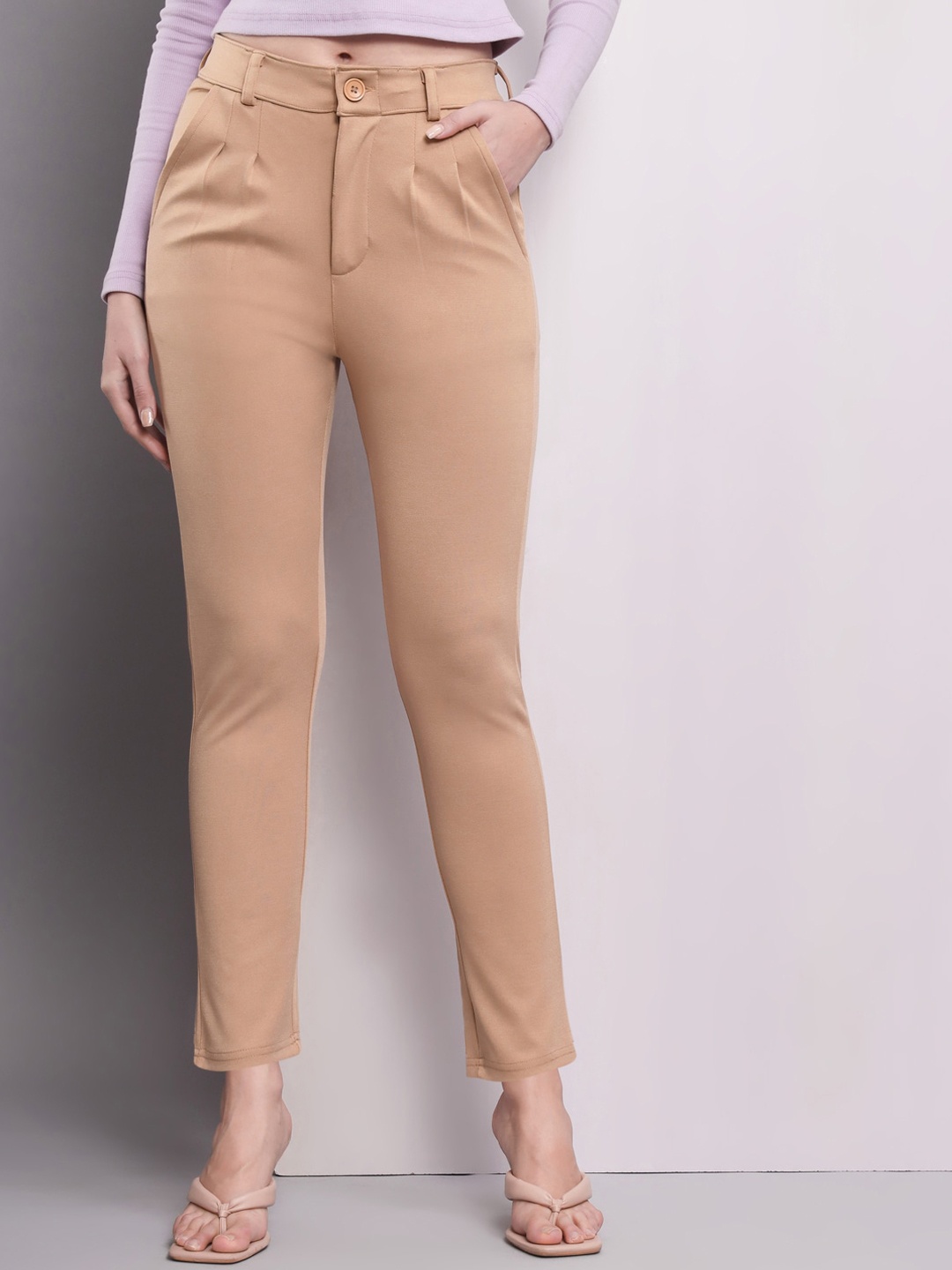 

Q-rious Women Mid-Rise Pleated Trousers, Brown