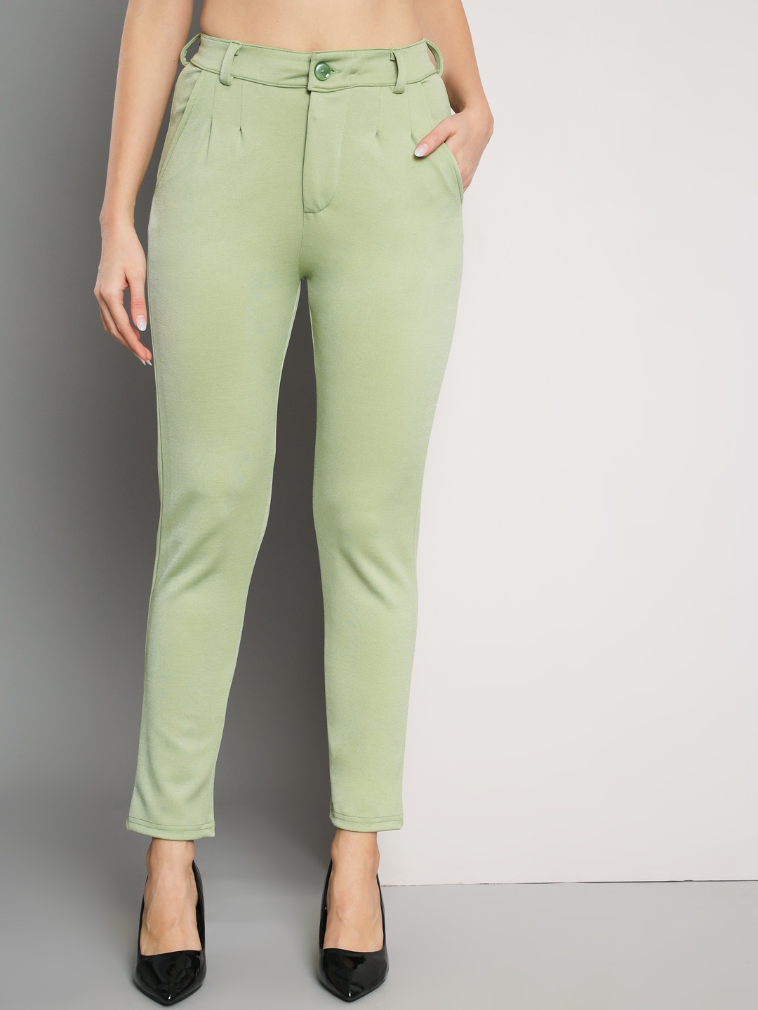 

Q-rious Women Mid-Rise Pleated Trousers, Green