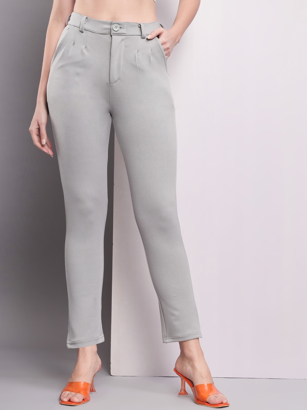 

Q-rious Women Grey Pleated Trousers