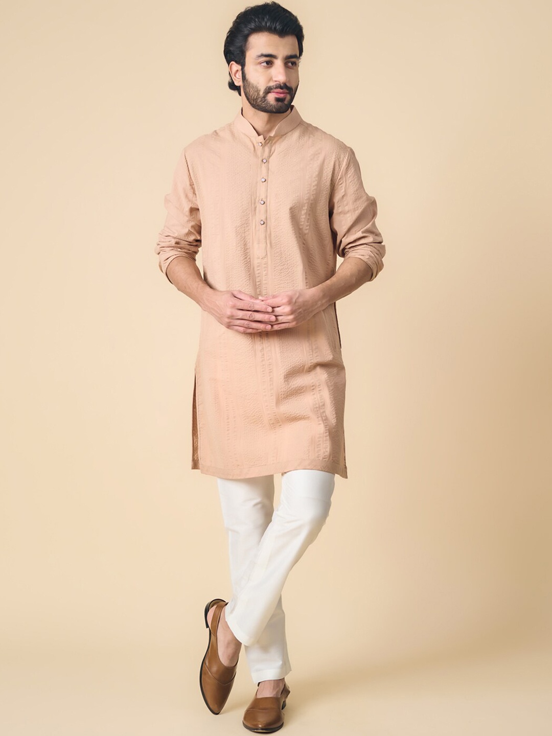 

Tasva Mandarin collar Pure Cotton Kurta With Trousers, Peach