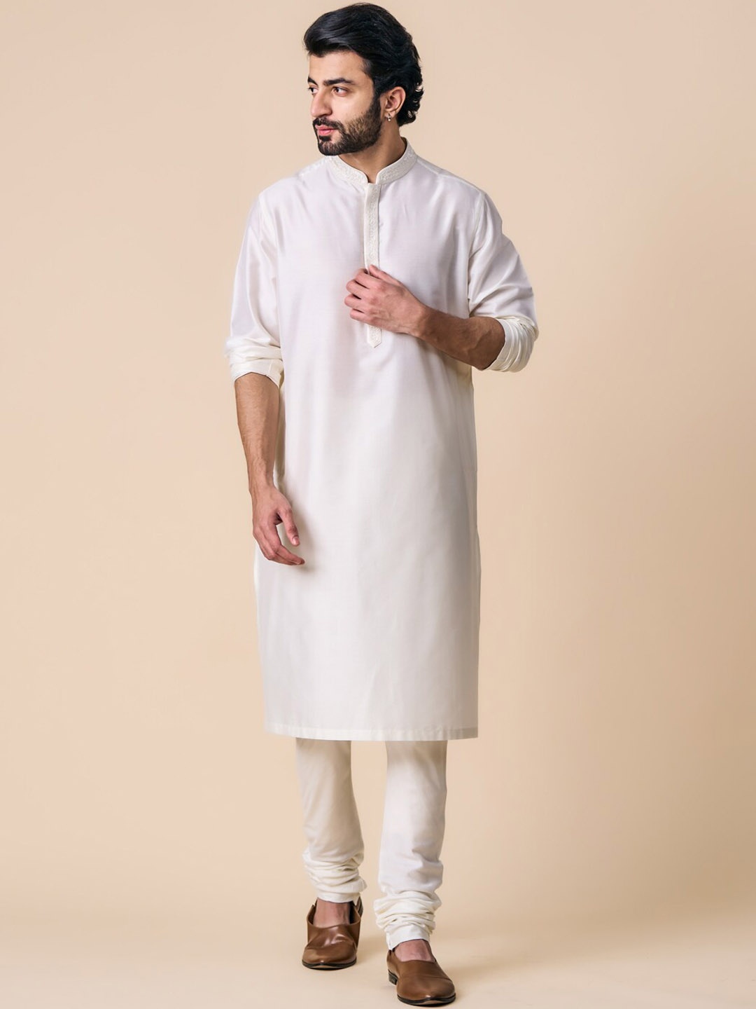 

Tasva Thread Work Straight Kurta with Churidar, White