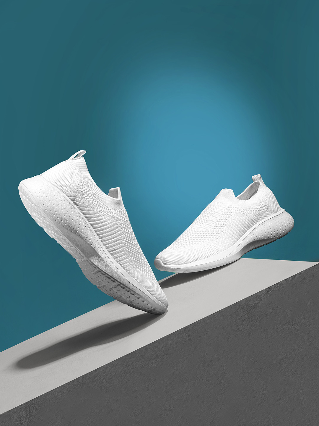 

HRX by Hrithik Roshan Women Woven Design Walking Shoes, White
