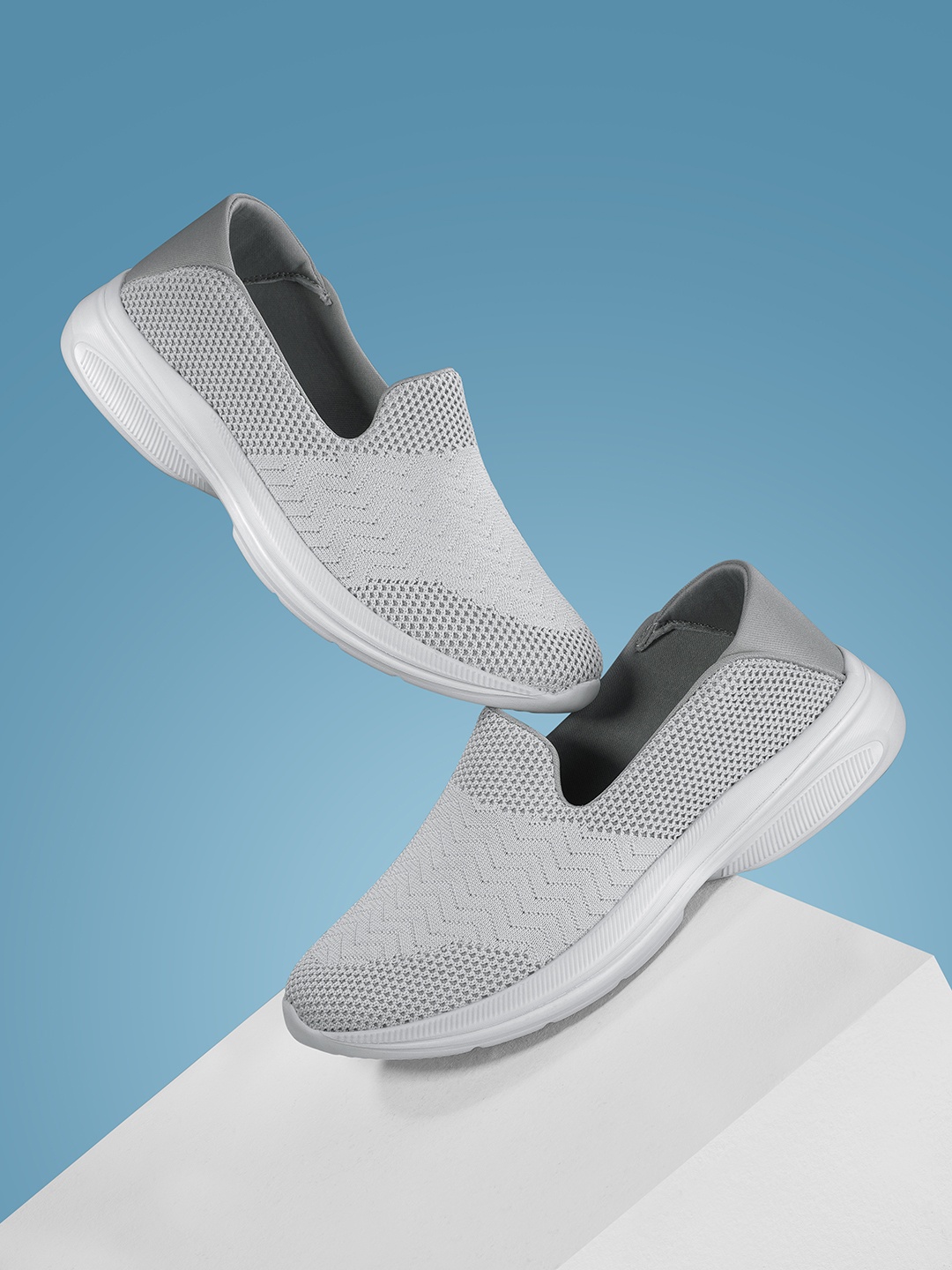 

HRX by Hrithik Roshan Women Walk Lite Shoes, Grey