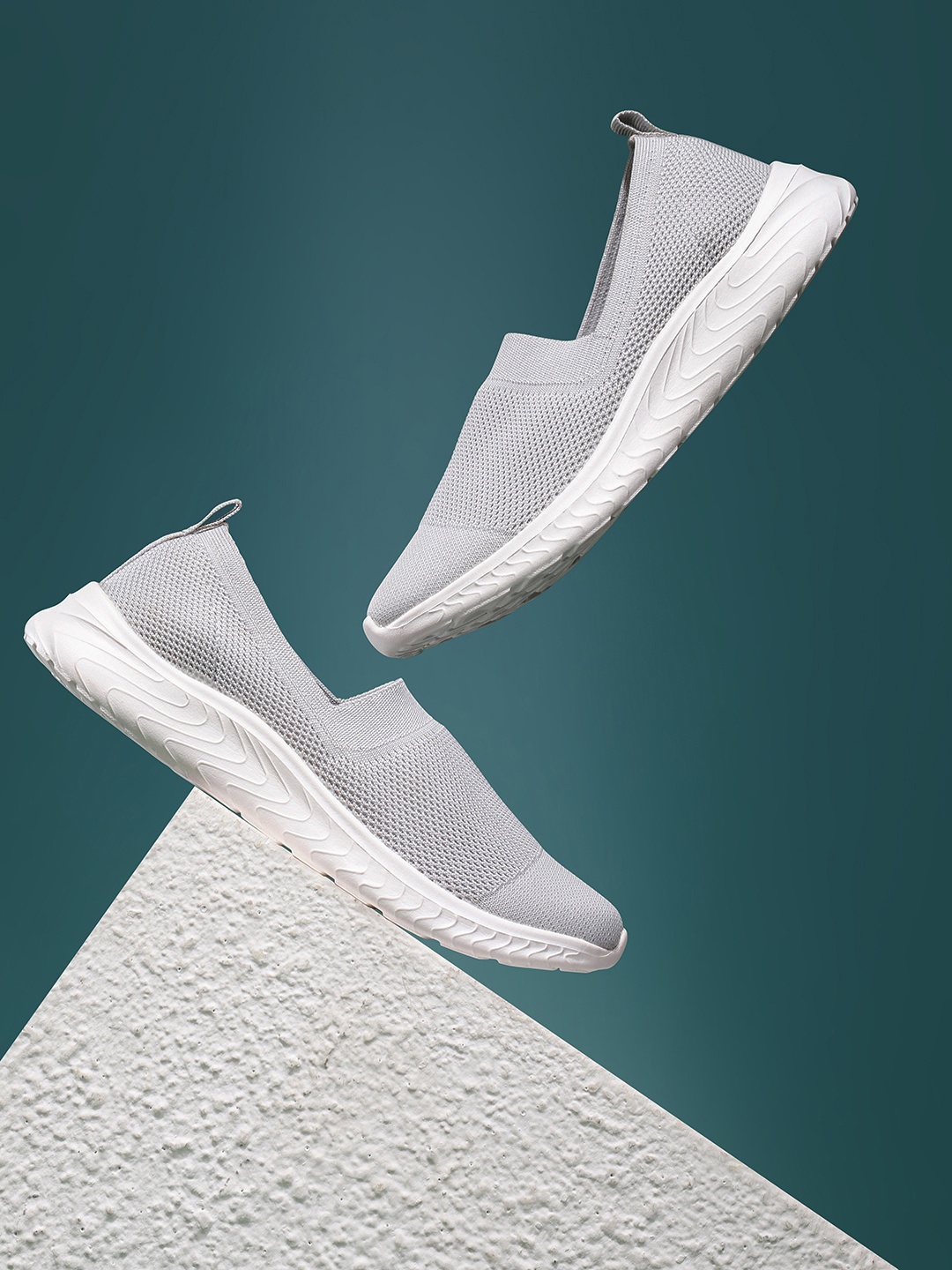 

HRX by Hrithik Roshan Women Woven Design Walking Shoes, Grey