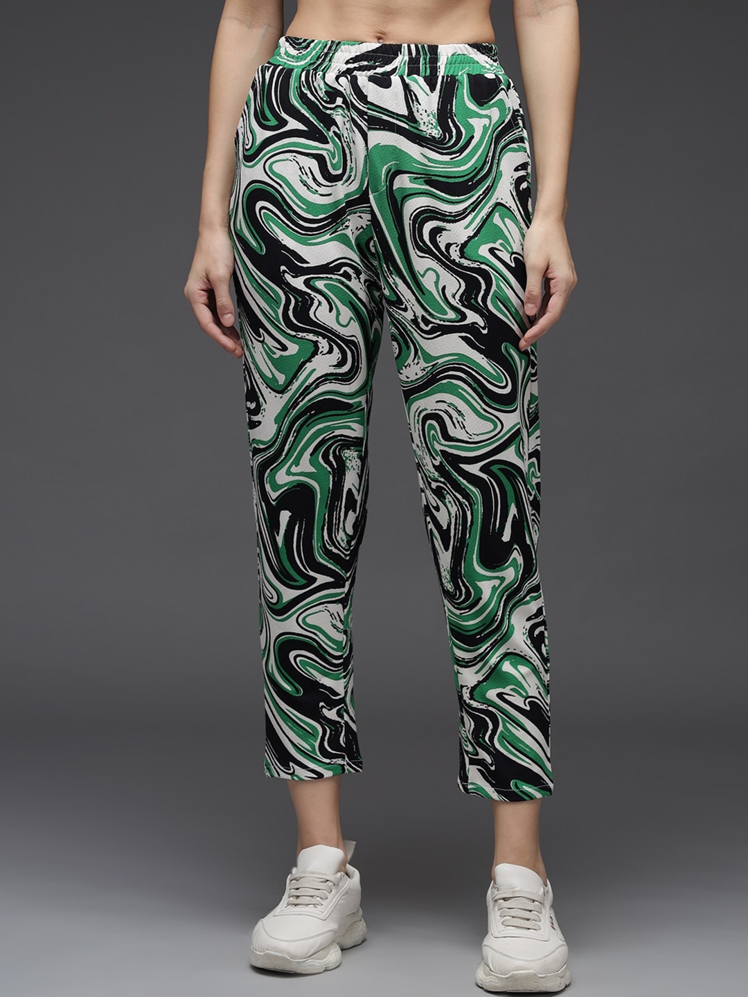 

Darzi Women Printed Smart Mid-Rise Trousers, Green