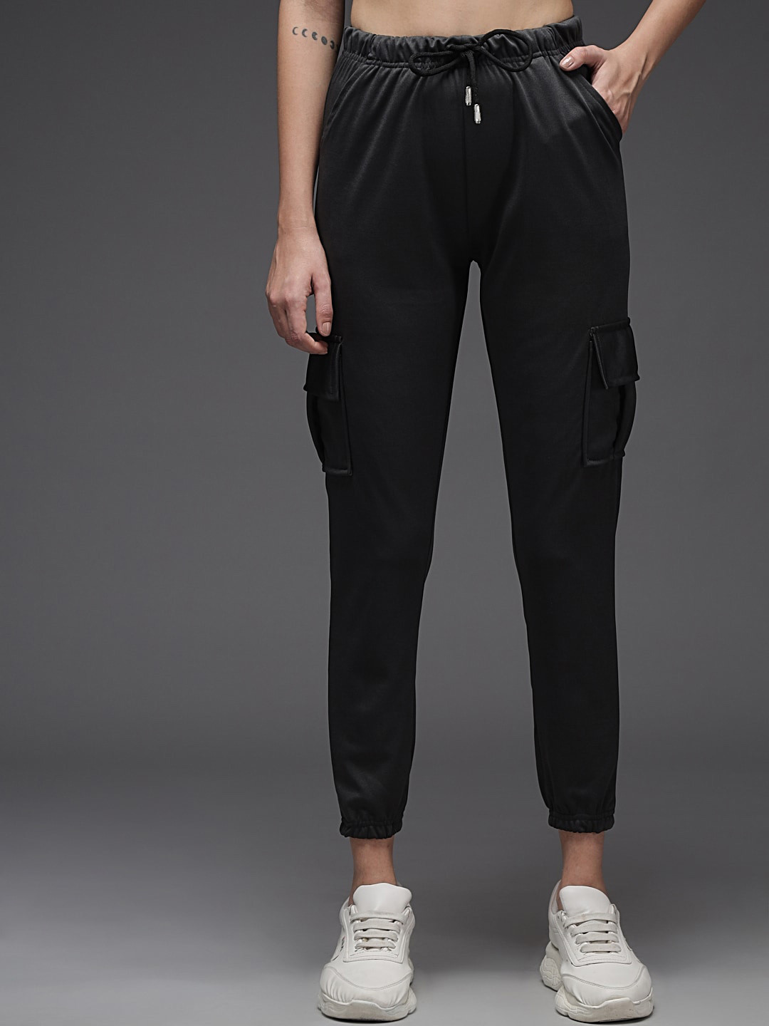 

Darzi Women Smart Mid-Rise Joggers, Grey