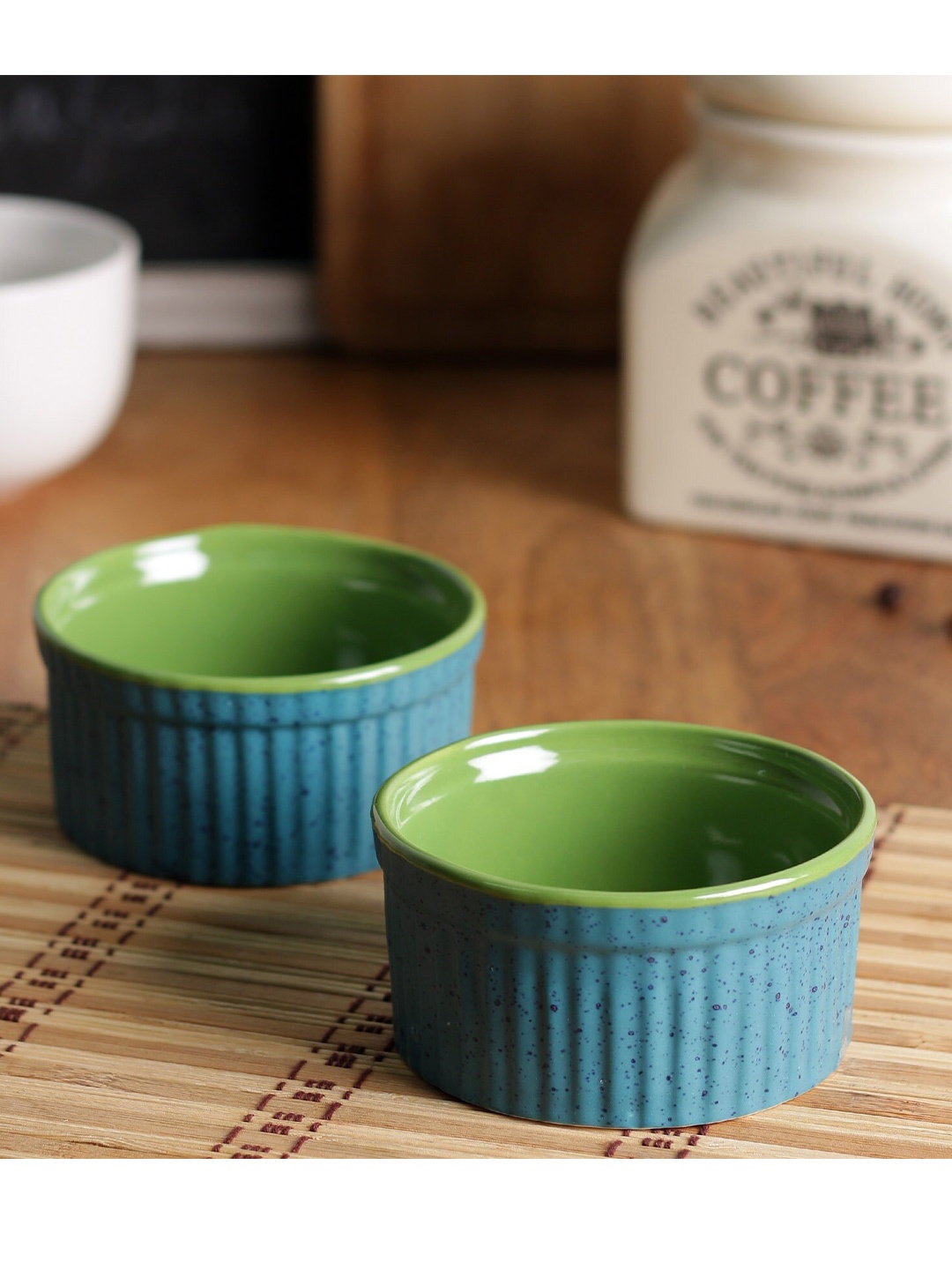 

MIAH Decor Blue & Green 2 Pieces Textured Ceramic Matte Bowls