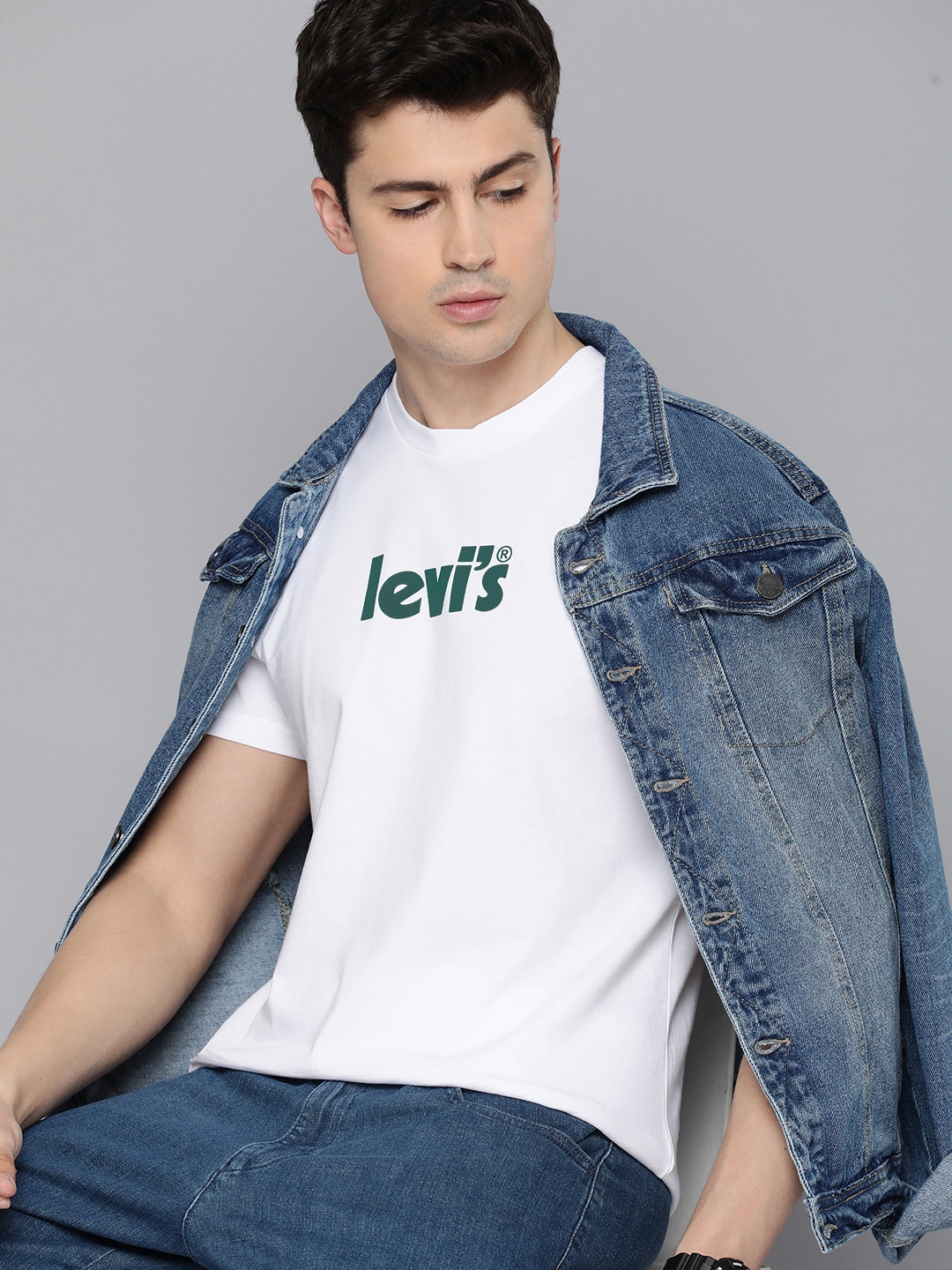 

Levis Men Pure Cotton Brand Logo Printed T-shirt, White