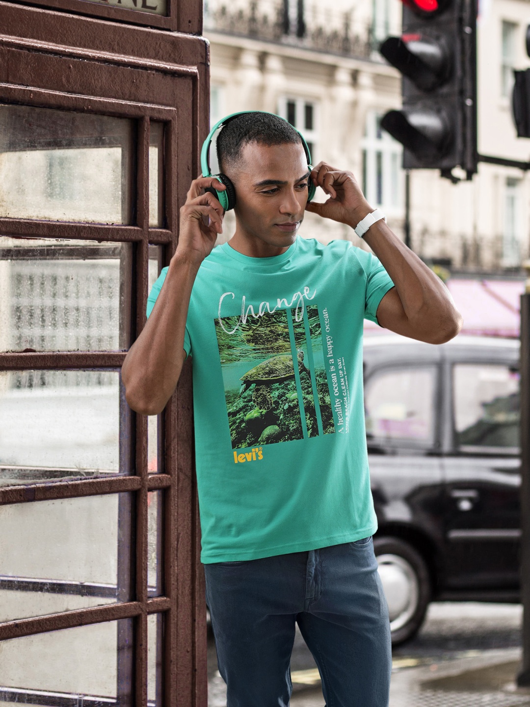 

Levis Men Graphic Printed Round Neck T-shirt, Teal