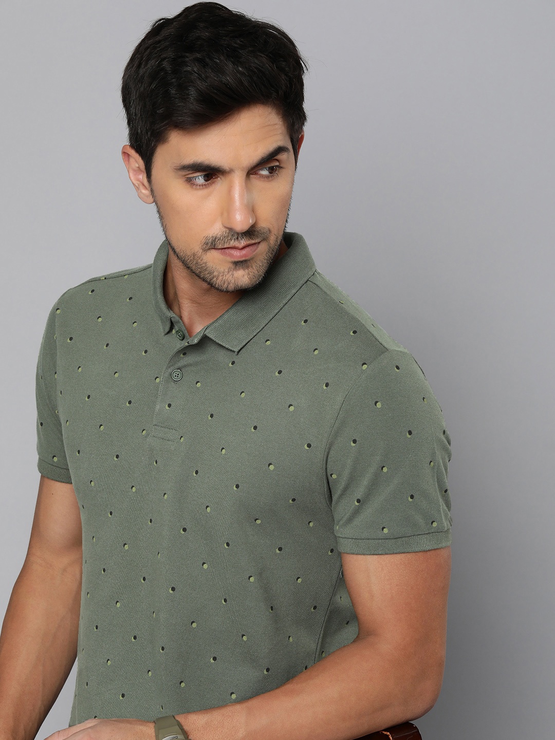 

Levis Geometric Printed Polo Collar T-shirt, Olive
