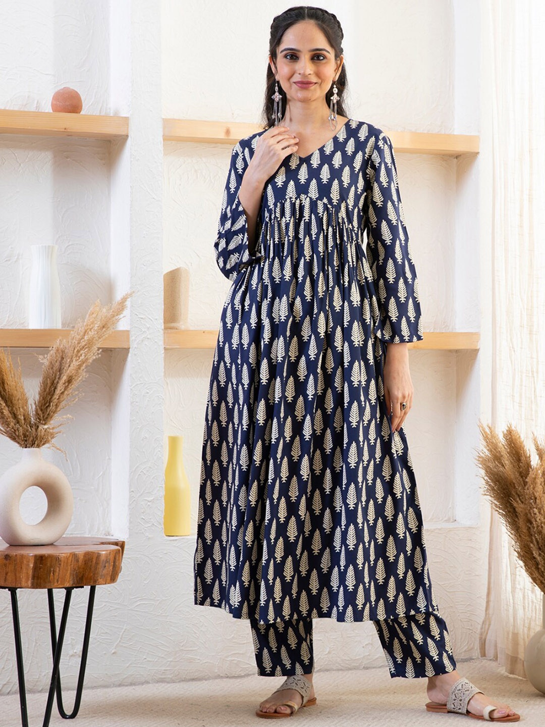 

Rustorange Ethnic Motifs Printed V-Neck A-Line Pleated Kurta with Trousers, Navy blue