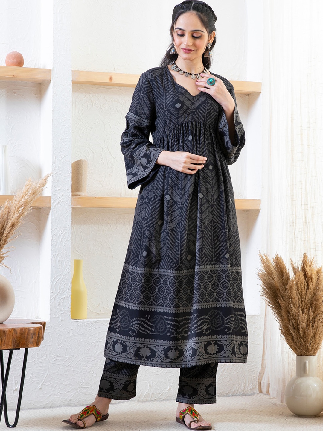 

Rustorange Bandhani Printed A-Line Pleated Kurta with Trousers, Navy blue