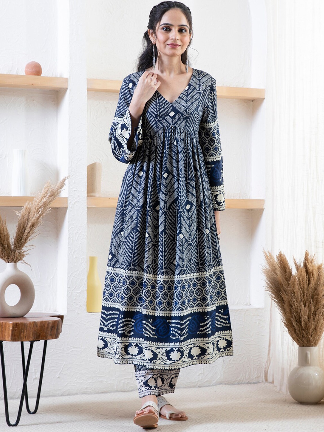 

Rustorange Bandhani Printed V-Neck A-Line Pleated Kurta with Trousers, Navy blue