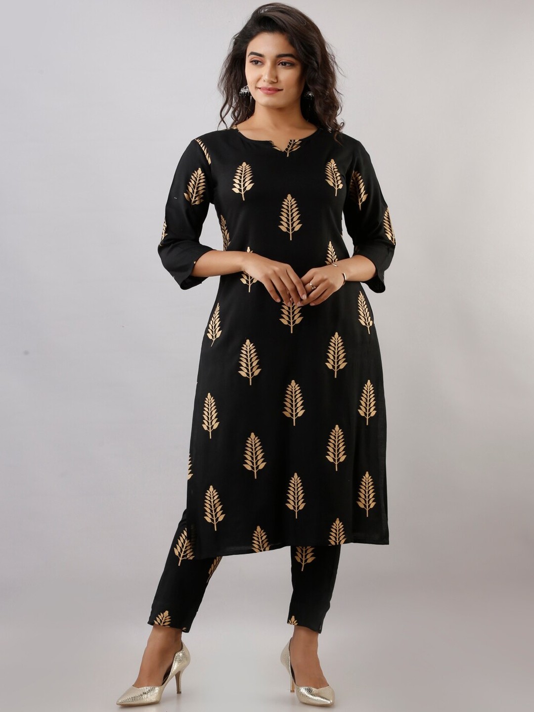 

KALINI Floral Printed Kurta with Trousers, Black