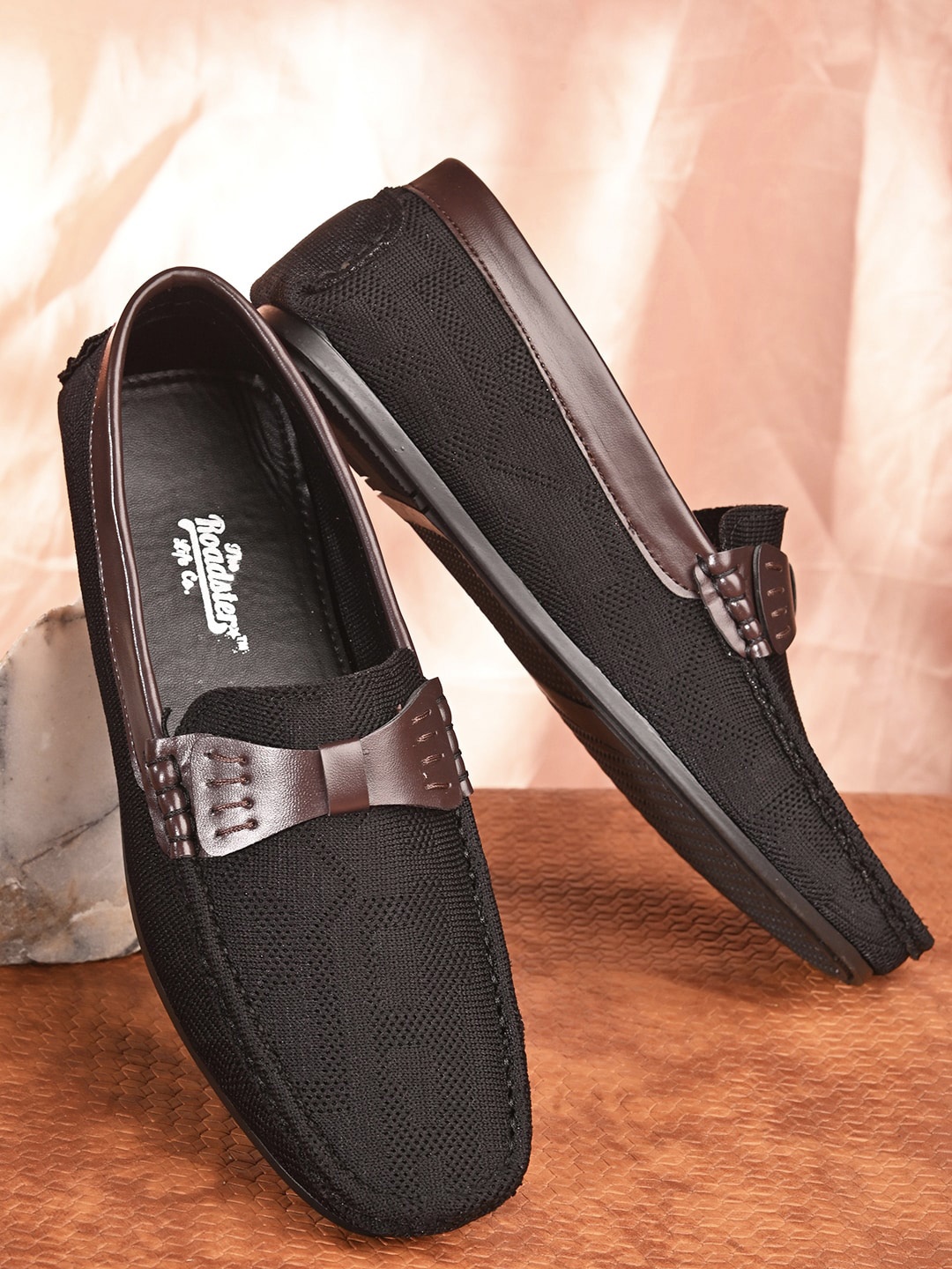 

Roadster Lifestyle Co. Men Woven Design Lightweight Loafers, Black