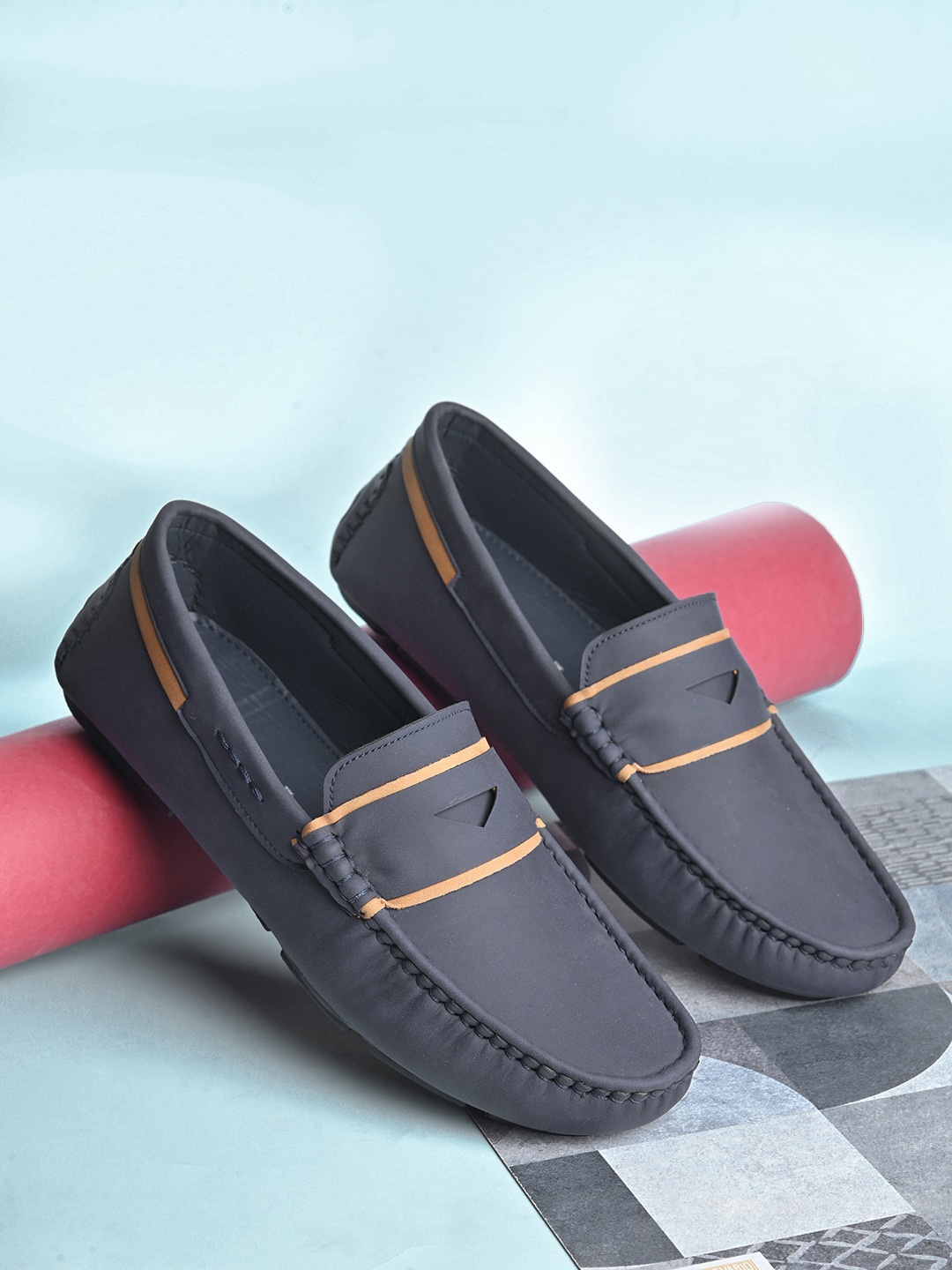 

Roadster Lifestyle Co. Men Striped Lightweight Loafers, Navy blue
