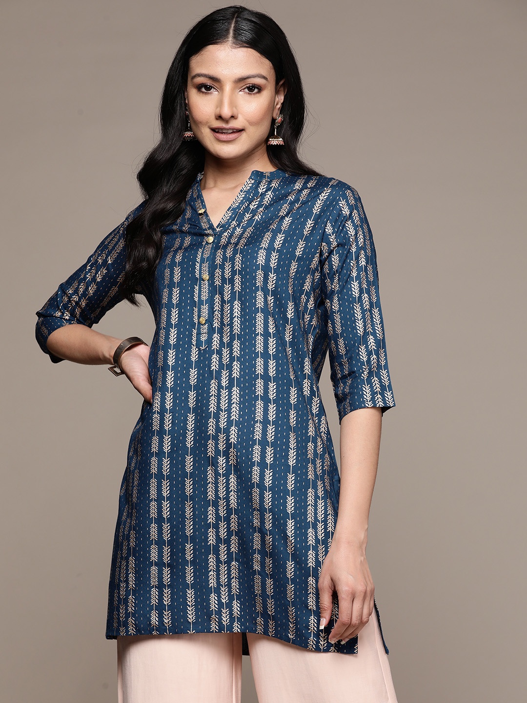 

Anubhutee Floral Foil Printed Kurti, Navy blue