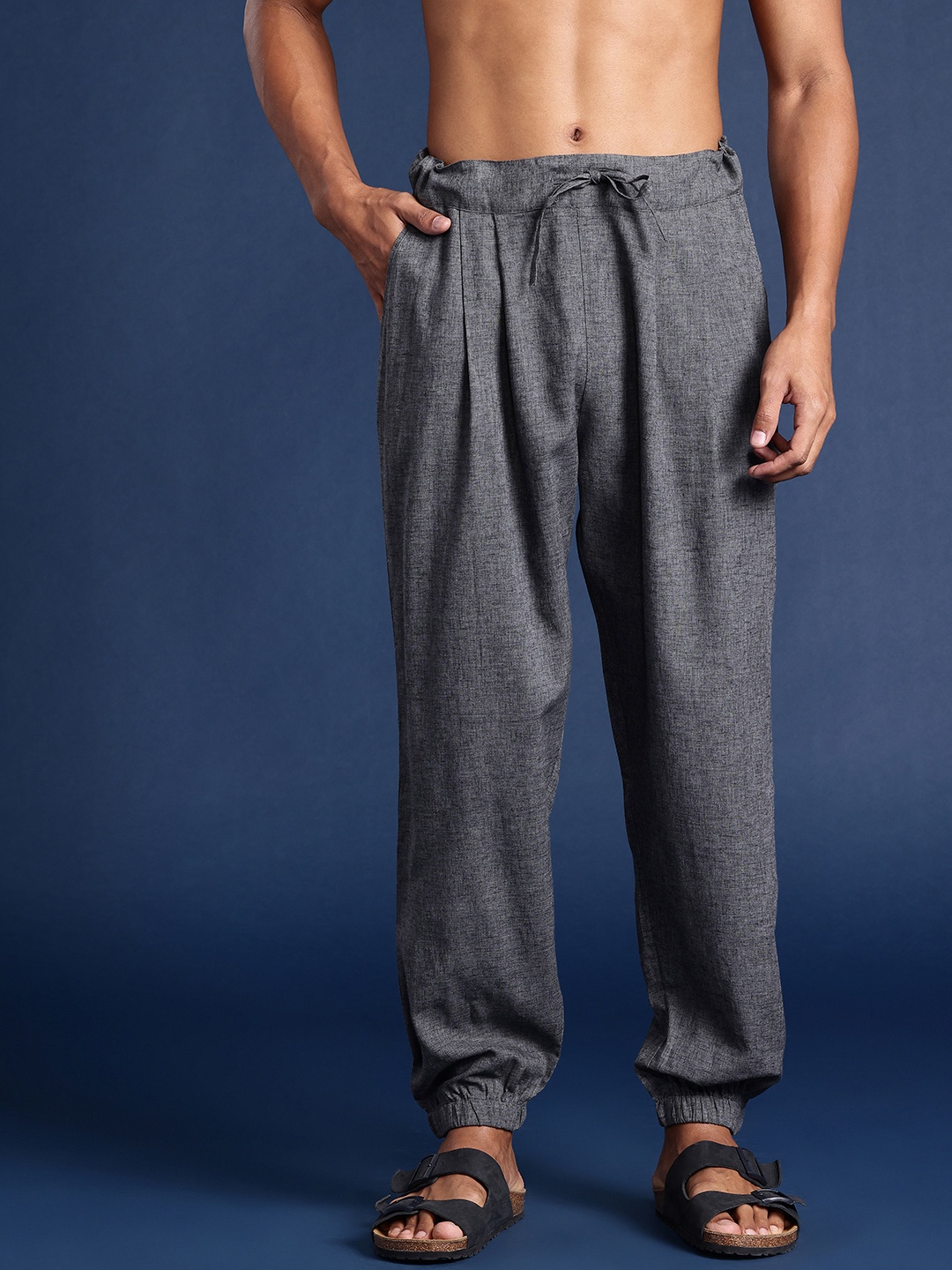 

Taavi Men Woven Legacy Ethnic Pyjama, Charcoal