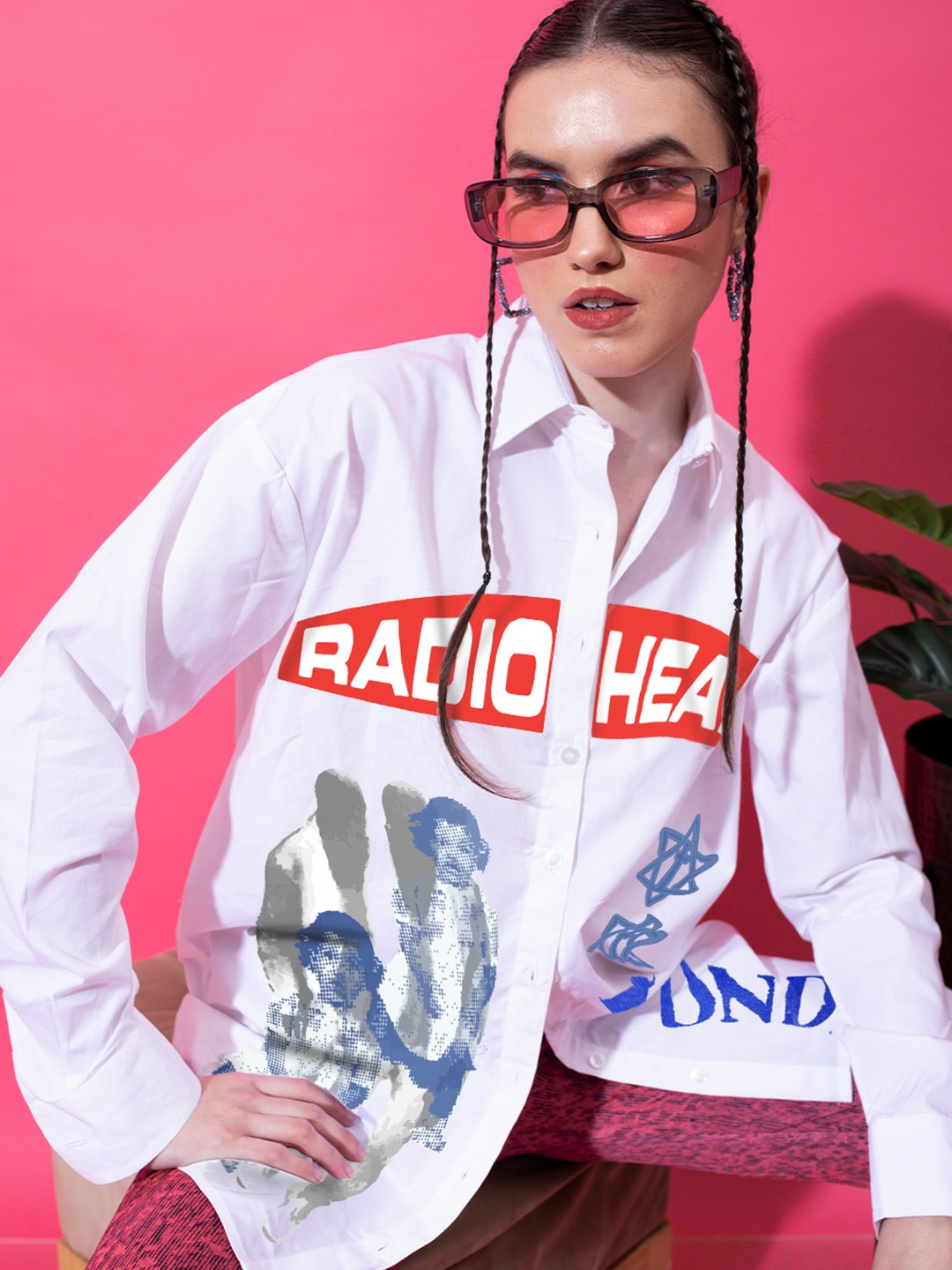 

Stylecast X Hersheinbox White Graphic Printed Pure Cotton Longline Casual Shirt