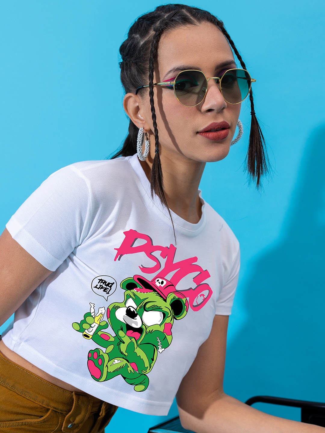 

Stylecast X Hersheinbox Pure Cotton Graphic Printed Crop Top, White