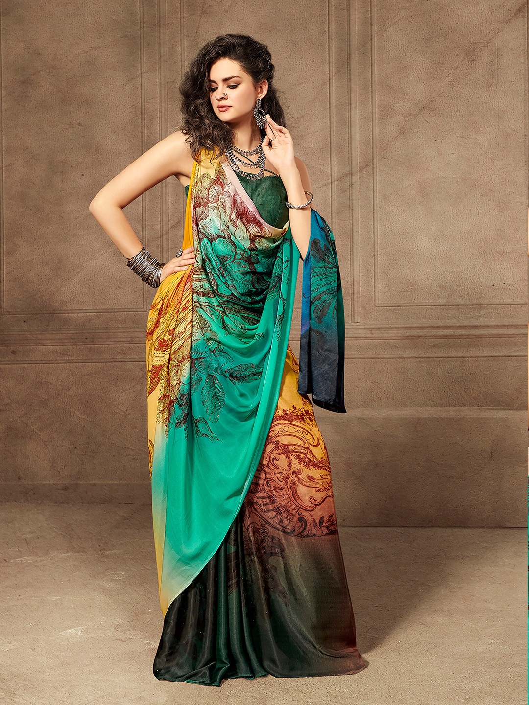 

SAPTRANGI Floral Digital Printed Saree, Green