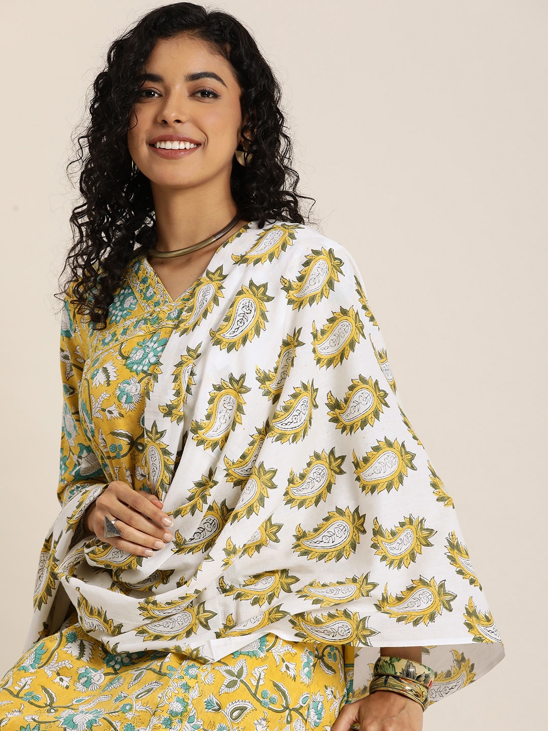 

Taavi Women Sangeneri Ethnic Motifs Printed Kurta with Trousers & Dupatta, Yellow