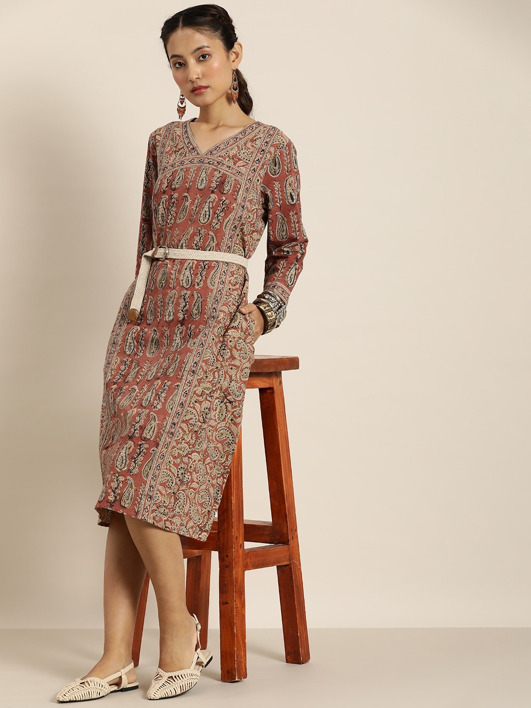 

Taavi Kalamkari V-Neck Paisley Printed A-Line Kurta, Rust