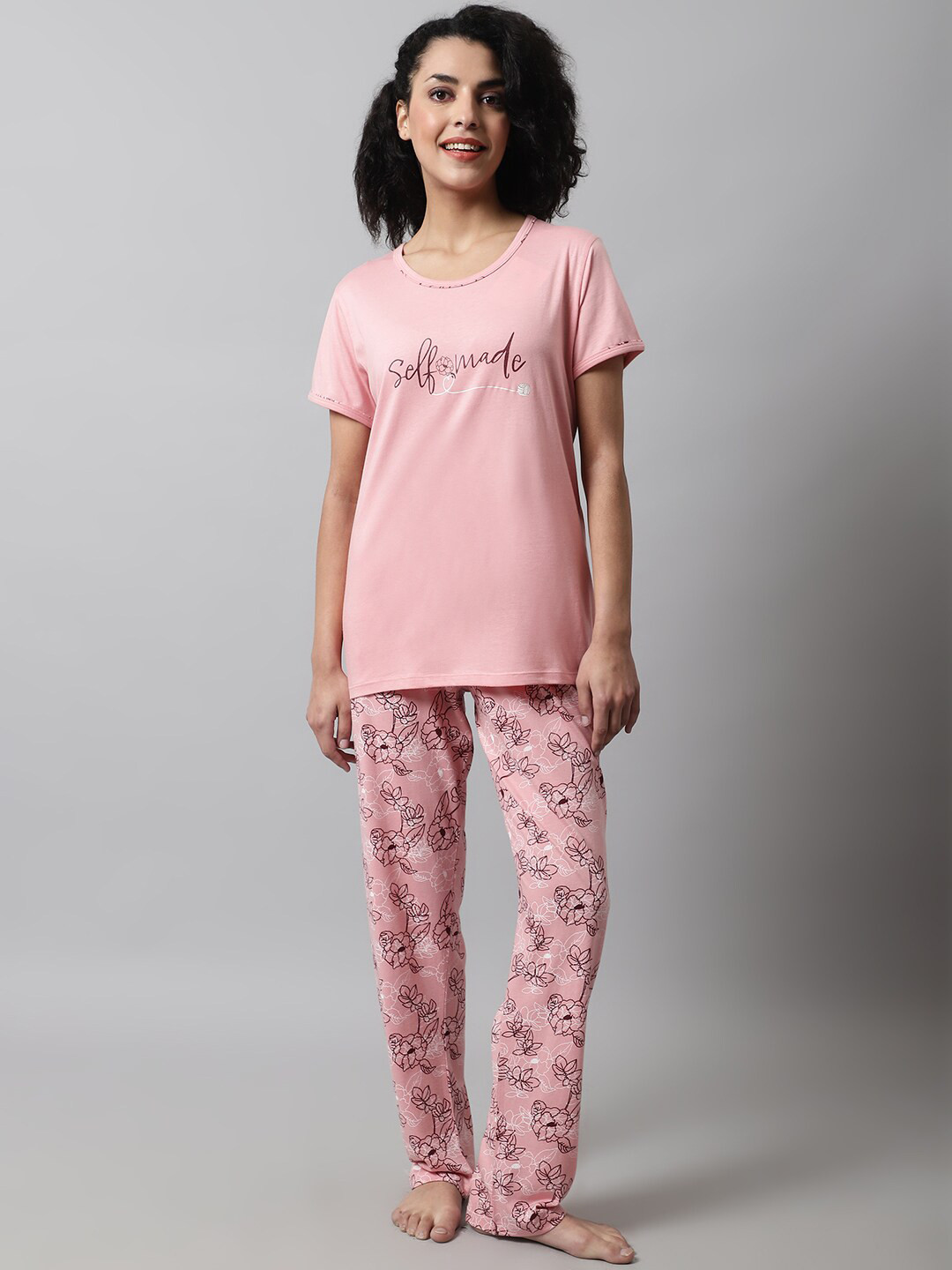 

Kanvin Women Pink & White Printed Night suit