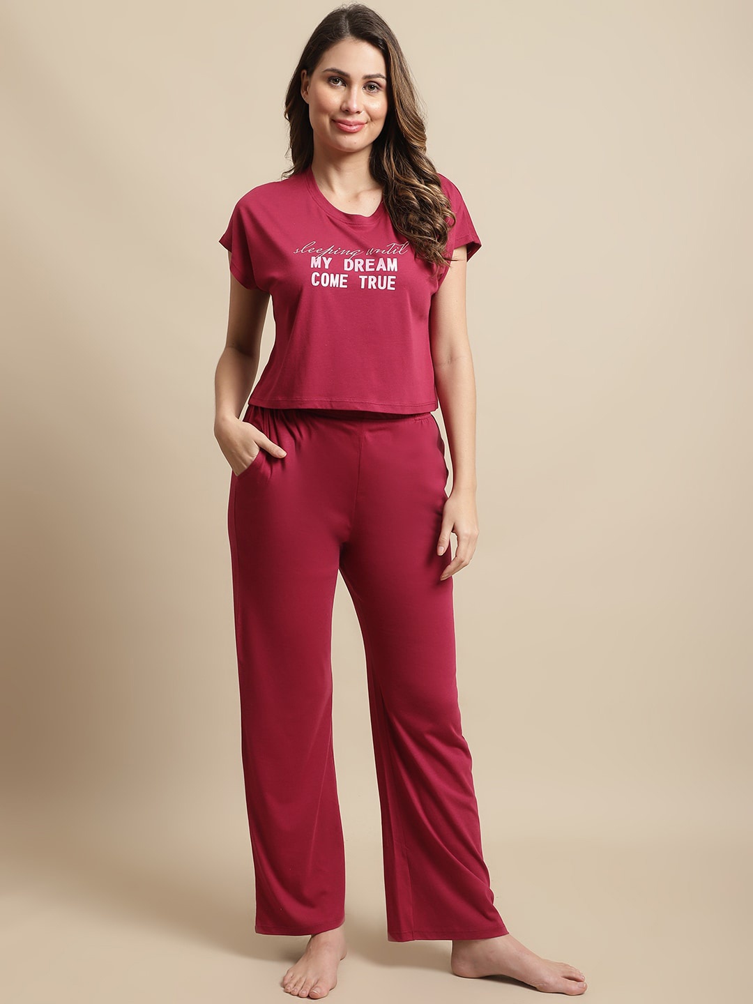 

Kanvin Typography Printed Night Suit, Red