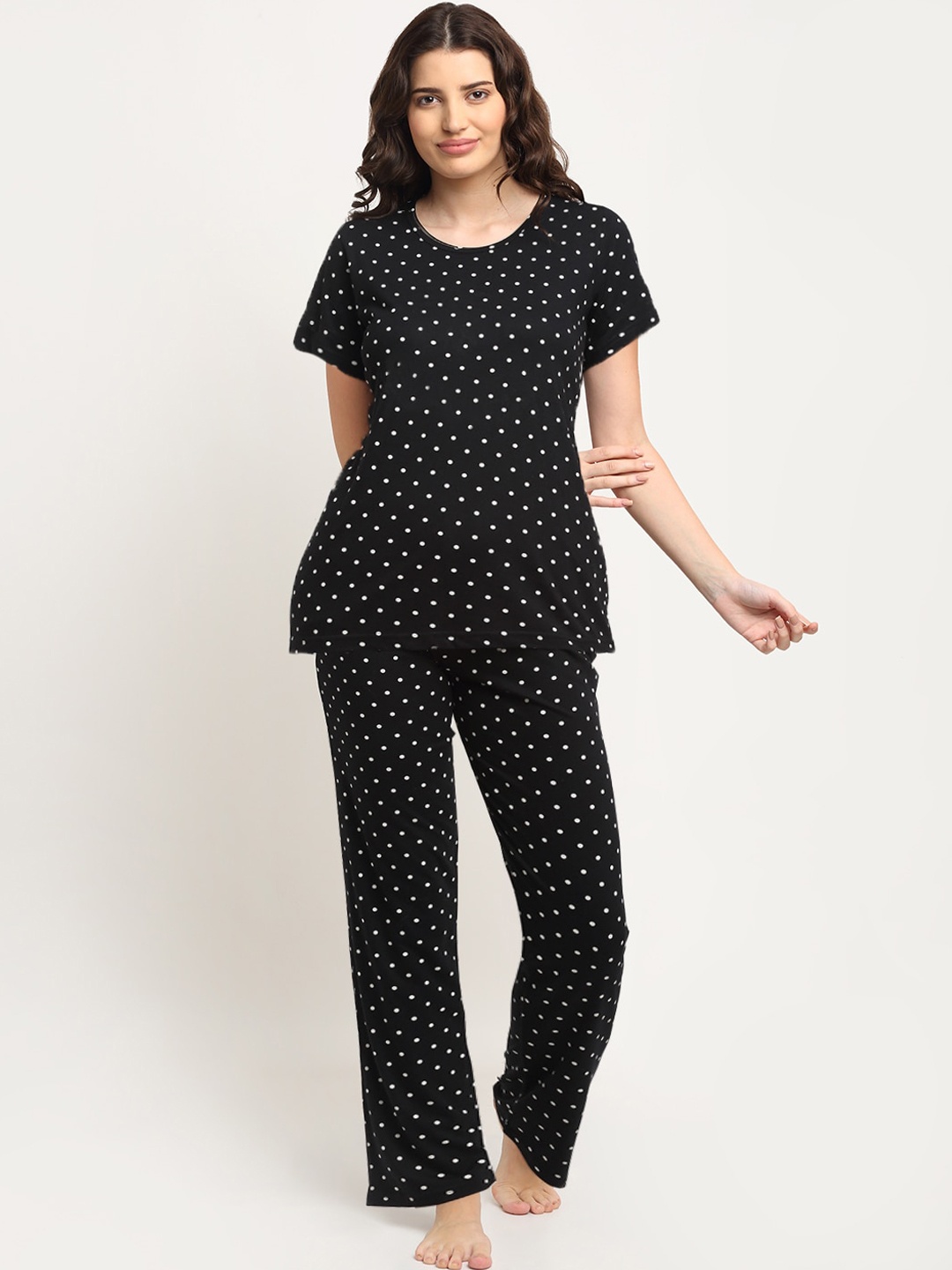 

Kanvin Polka Dots Printed Night Suit, Black