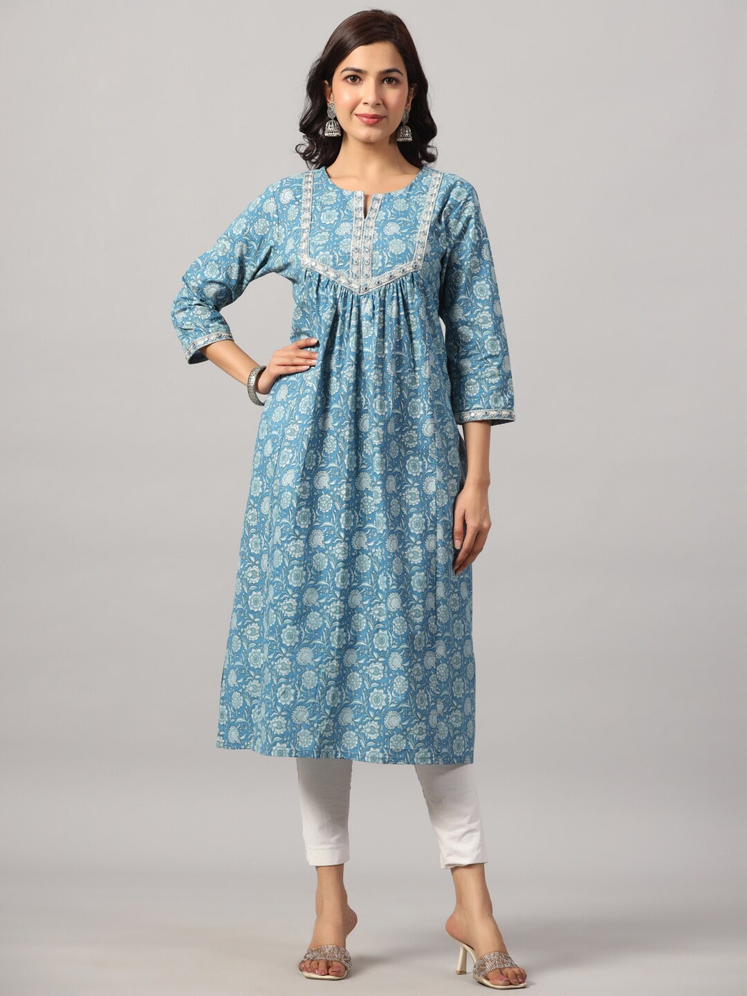 

Do Dhaage Floral Printed Mirror Work Pure Cotton Kurta, Blue