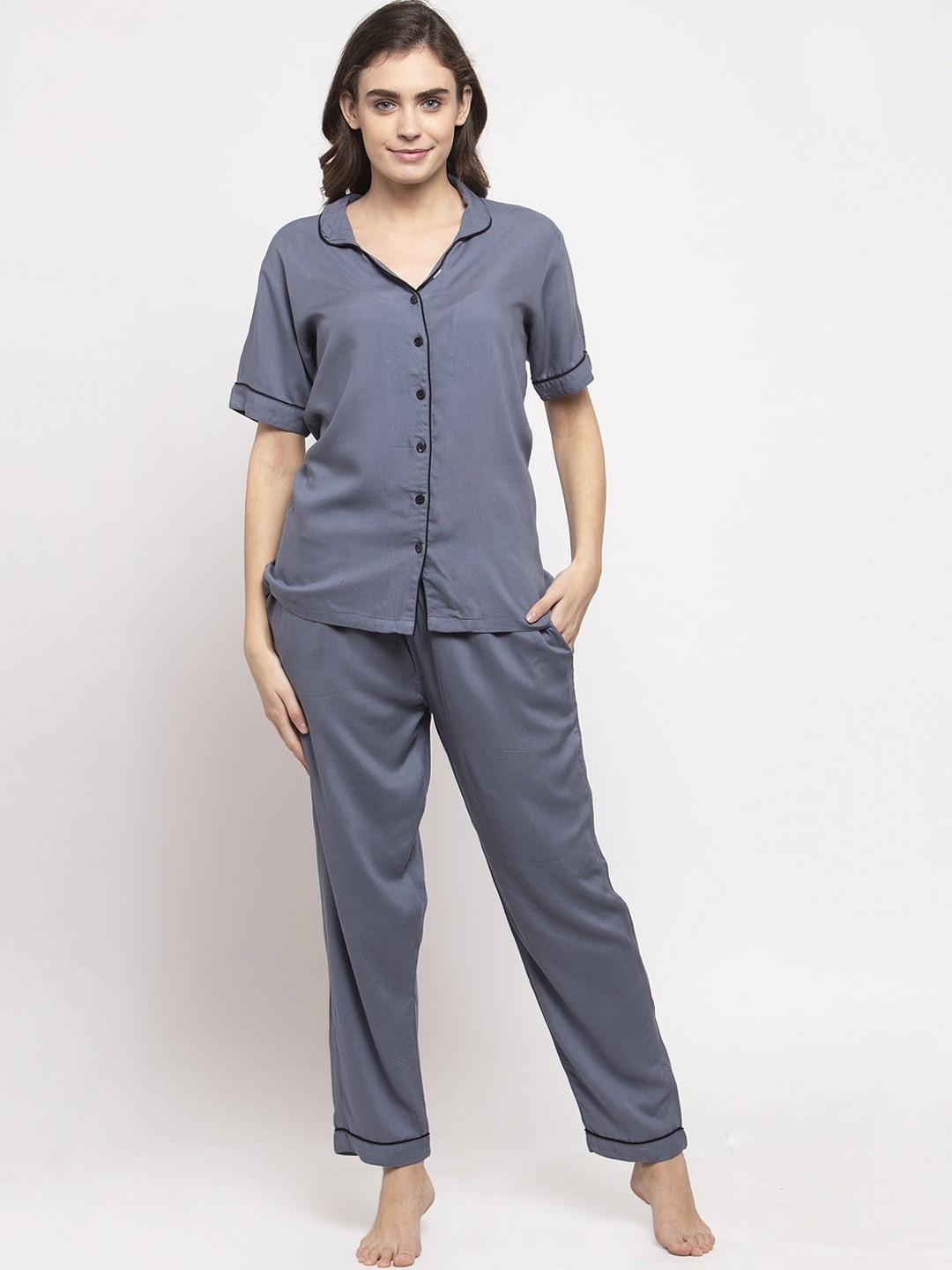

NEUDIS Women Grey & Black Night suit