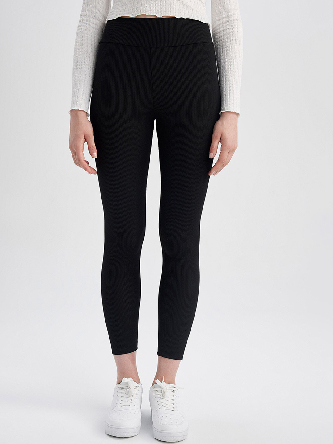 

DeFacto Women Ankle-Length Leggings, Black