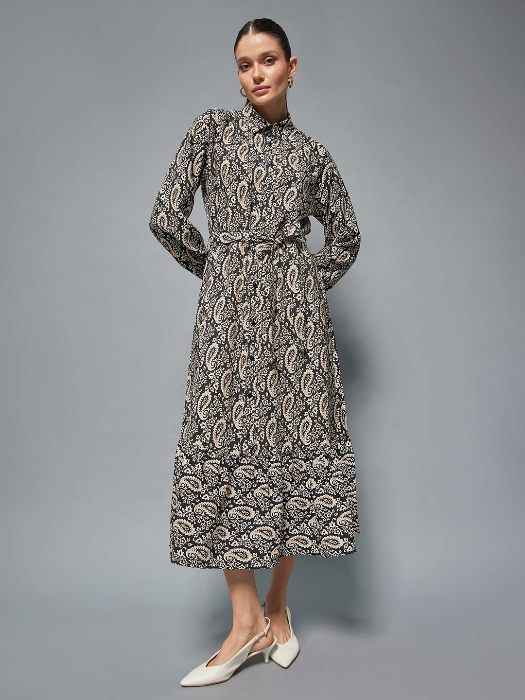 

DeFacto Ethnic Motifs Printed Belted Flounce Shirt Midi Dress, Black