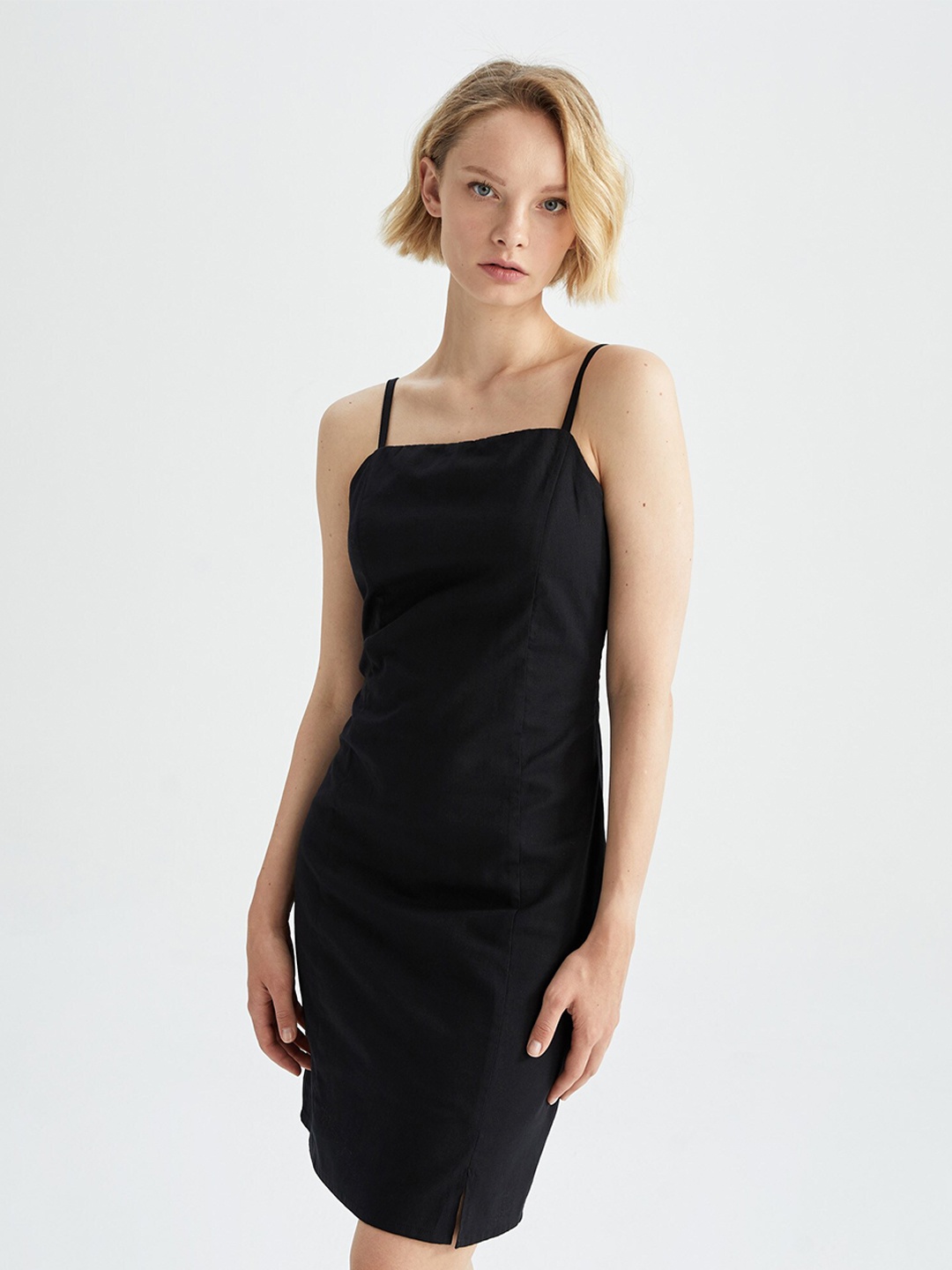 

DeFacto Black Sheath Dress