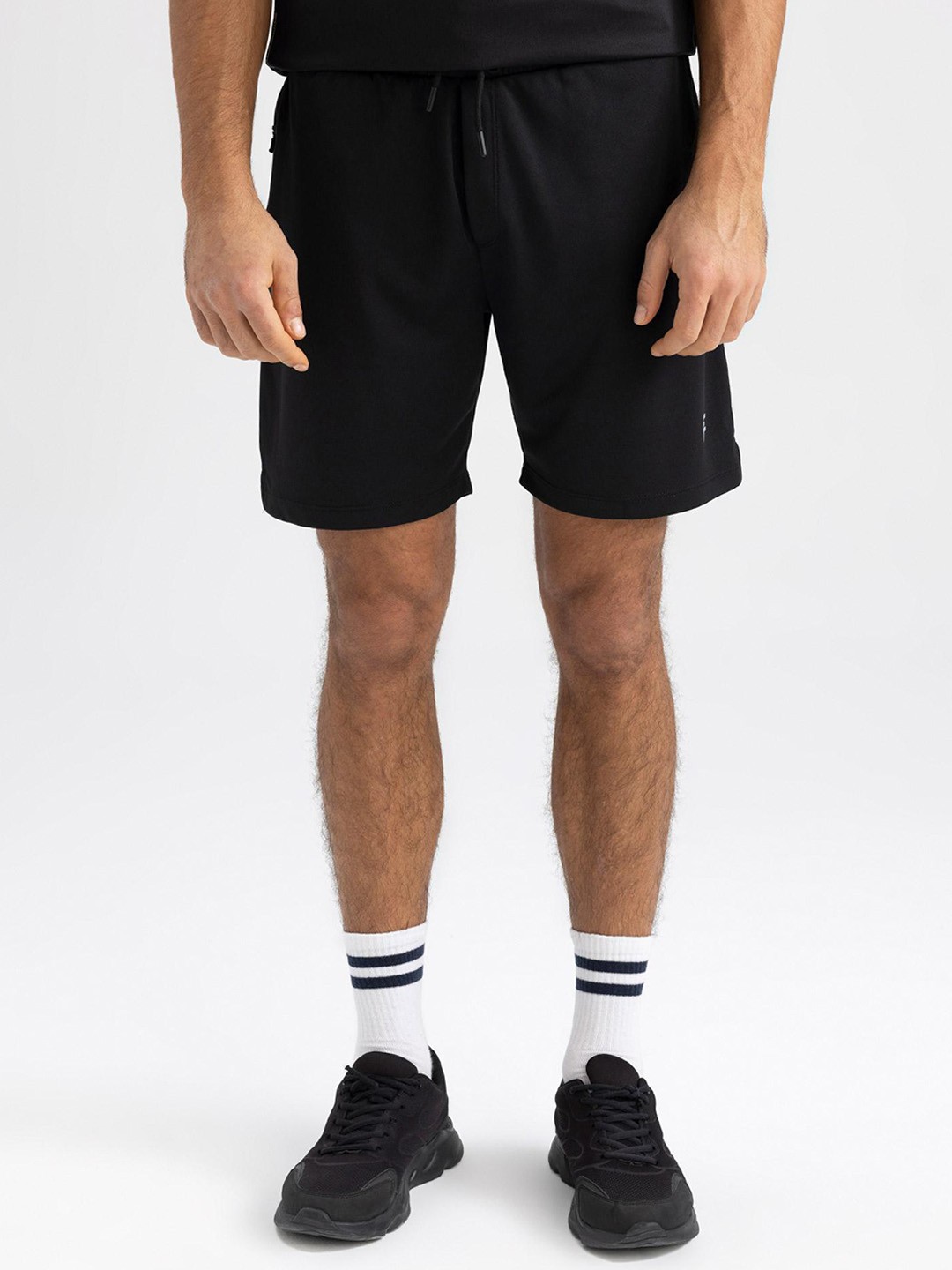 

DeFacto Men Mid-Rise Sports Shorts, Black
