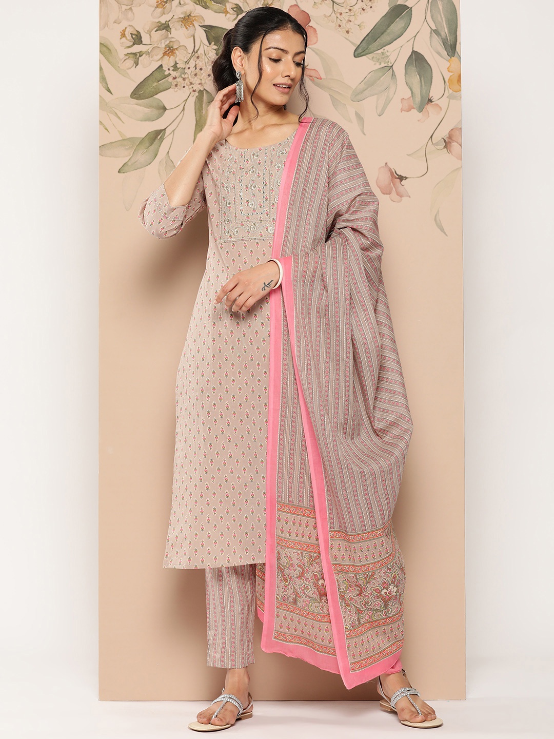 

Yufta Floral Embroidered Thread Work Pure Cotton Kurta With Trousers & With Dupatta, Mauve