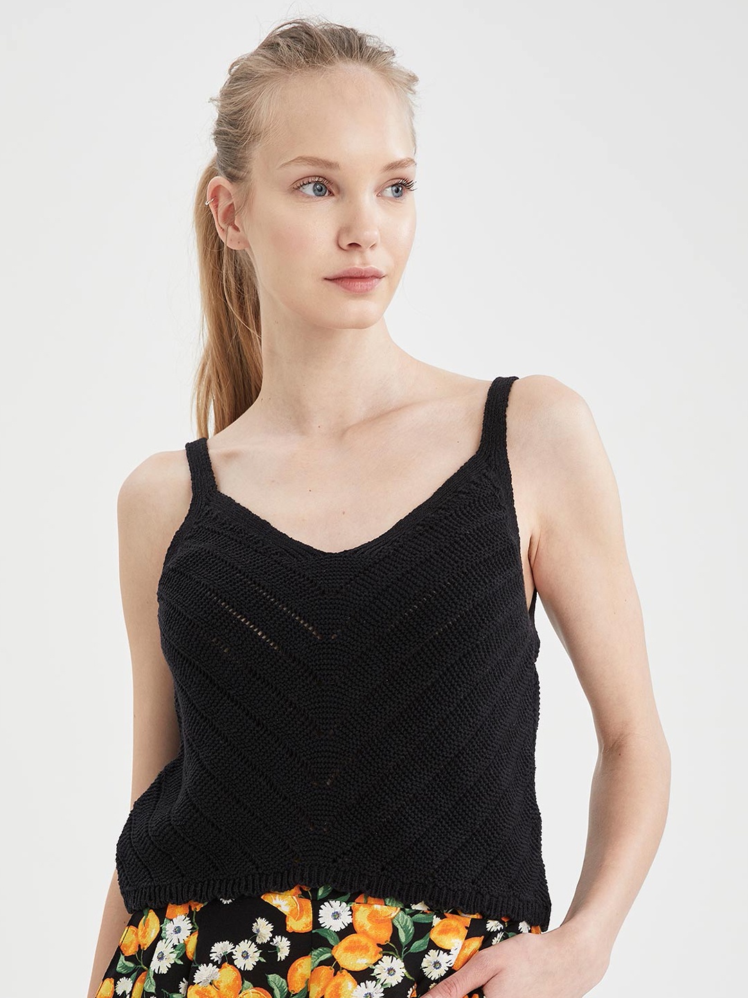 

DeFacto Women Self Design Tank Top, Black