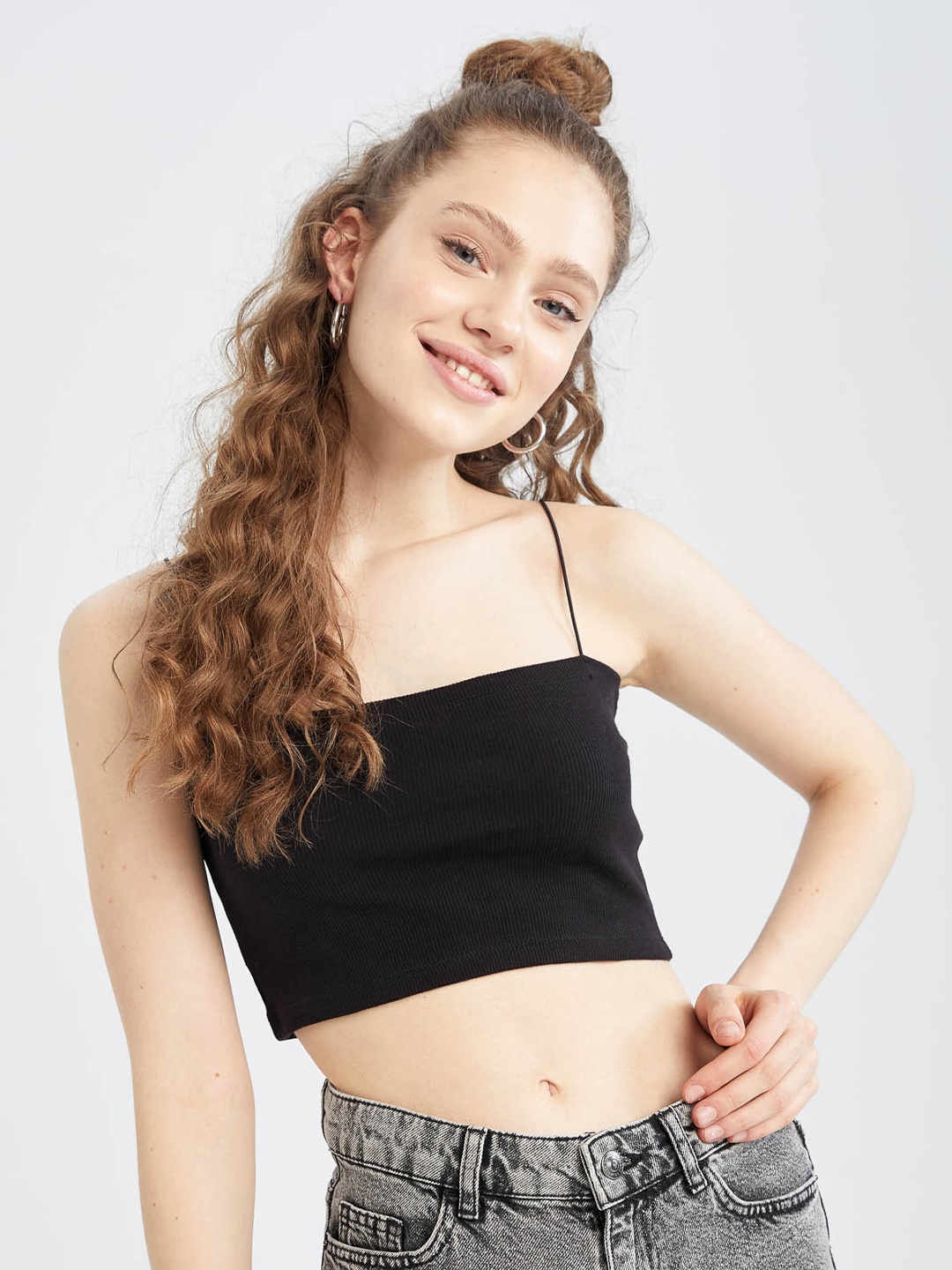 

DeFacto Shoulder Strap Bralette Crop Top, Black