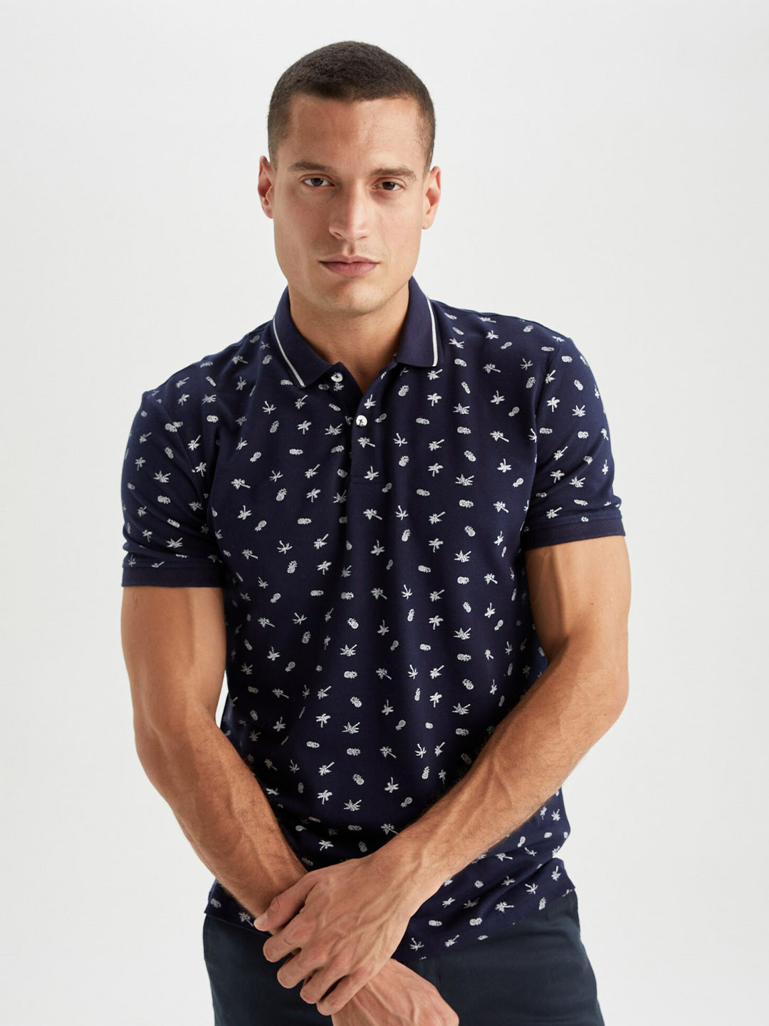 

DeFacto Conversational printed Polo Collar Pure Cotton T-shirt, Navy blue