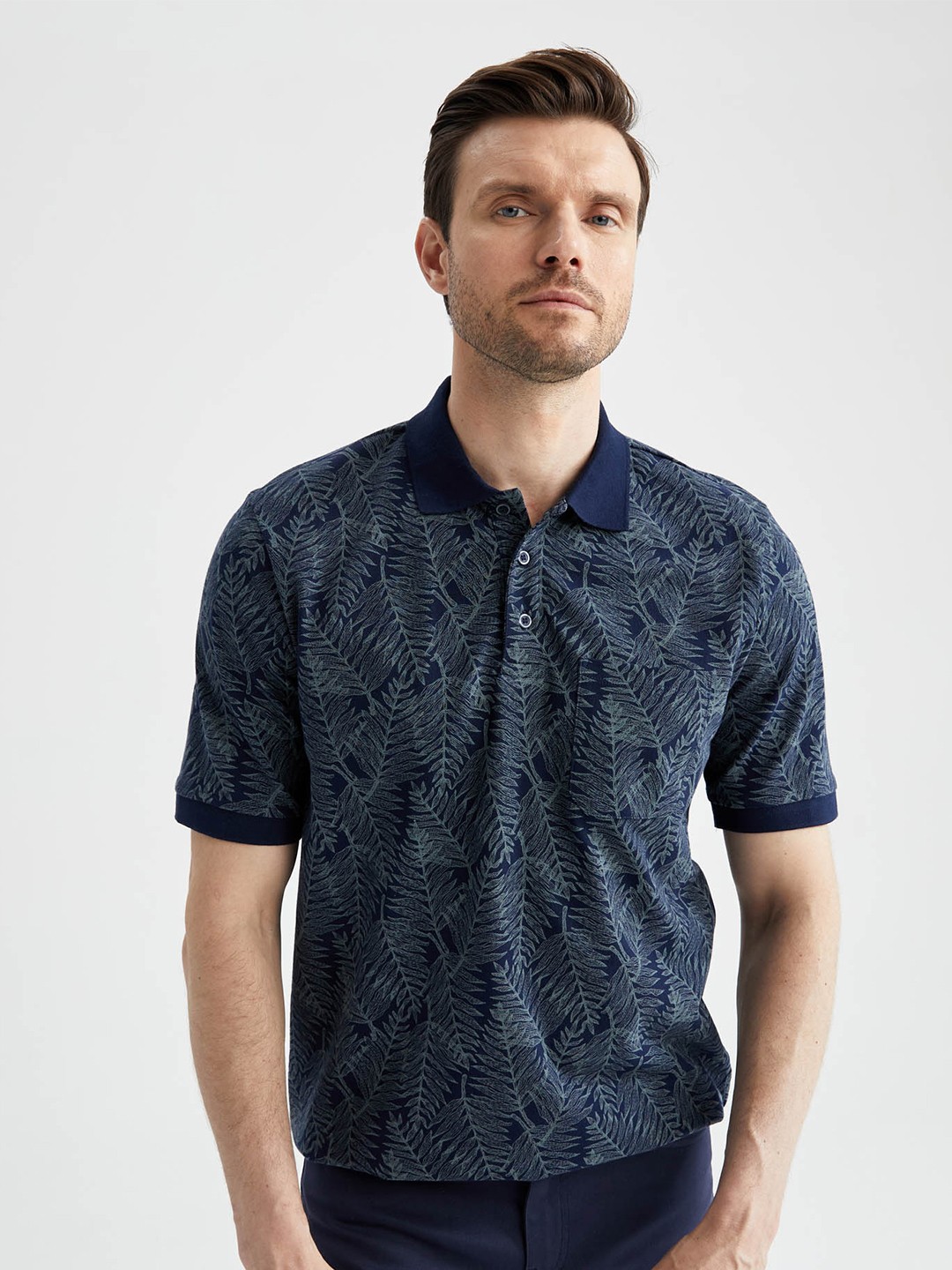 

DeFacto Men Tropical Printed Polo Collar Pure Cotton T-shirt, Navy blue