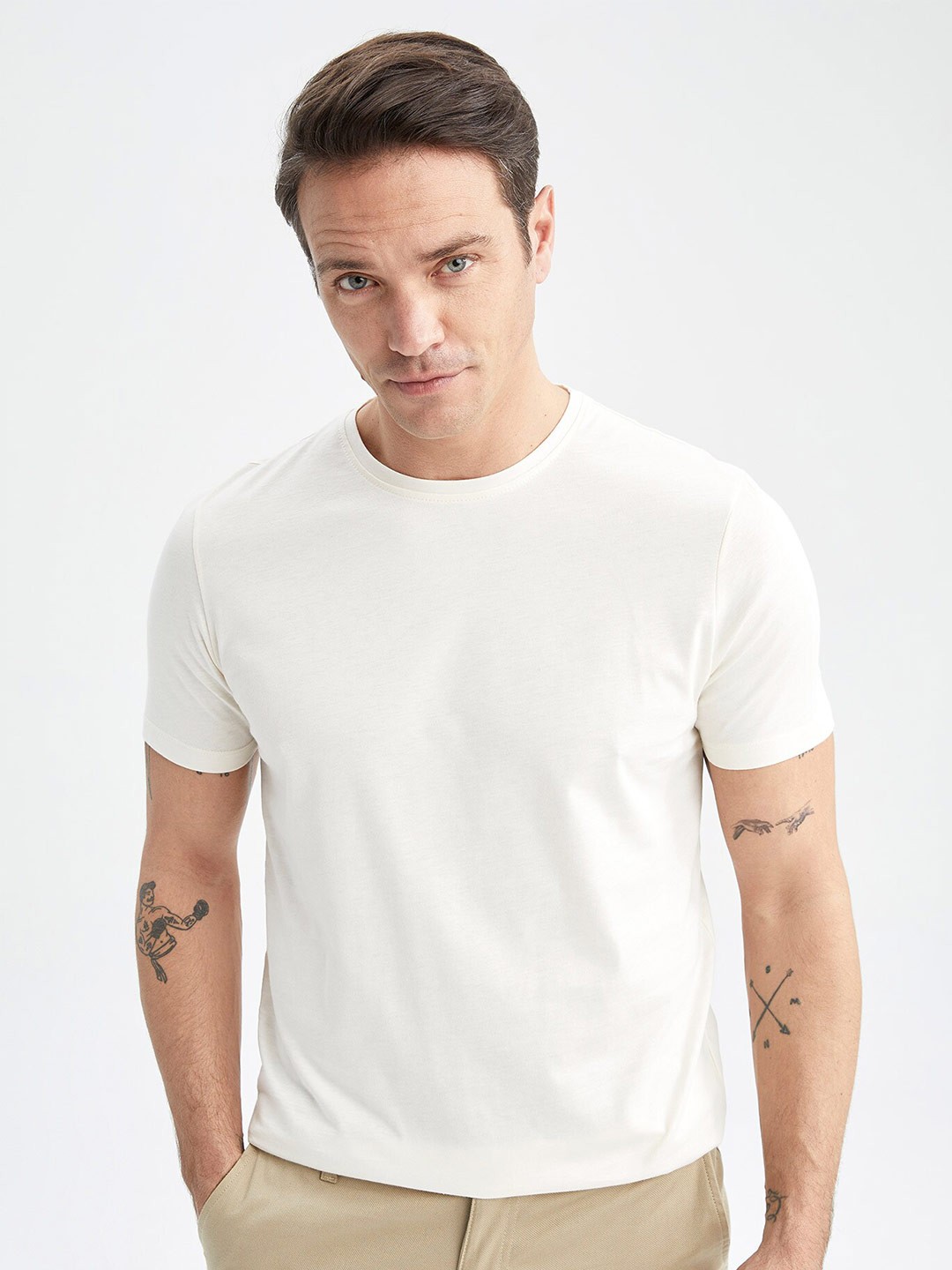 

DeFacto Men Round Neck Pure Cotton T-shirt, White