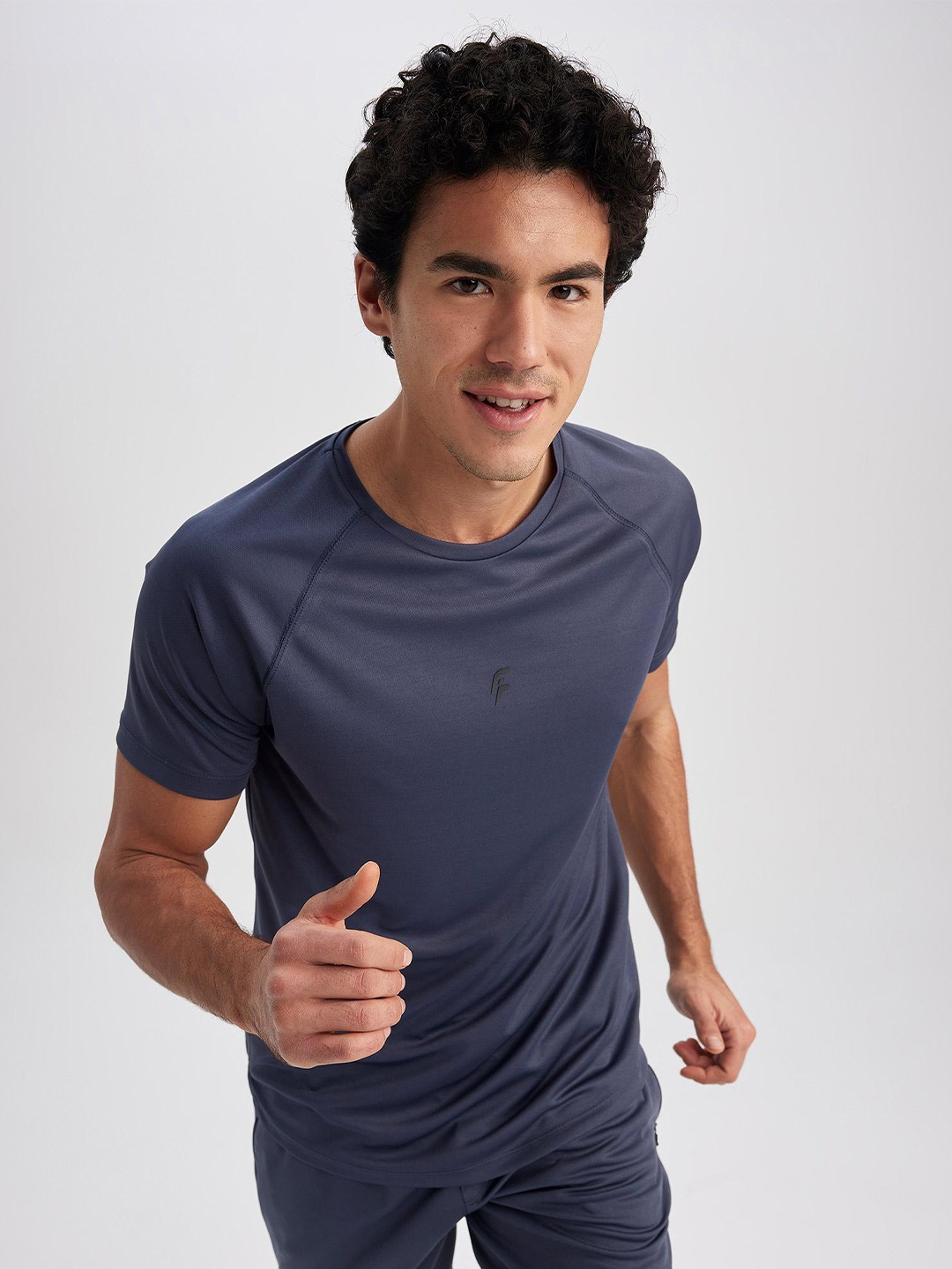 

DeFacto Round Neck Raglan Sleeve T-shirt, Navy blue