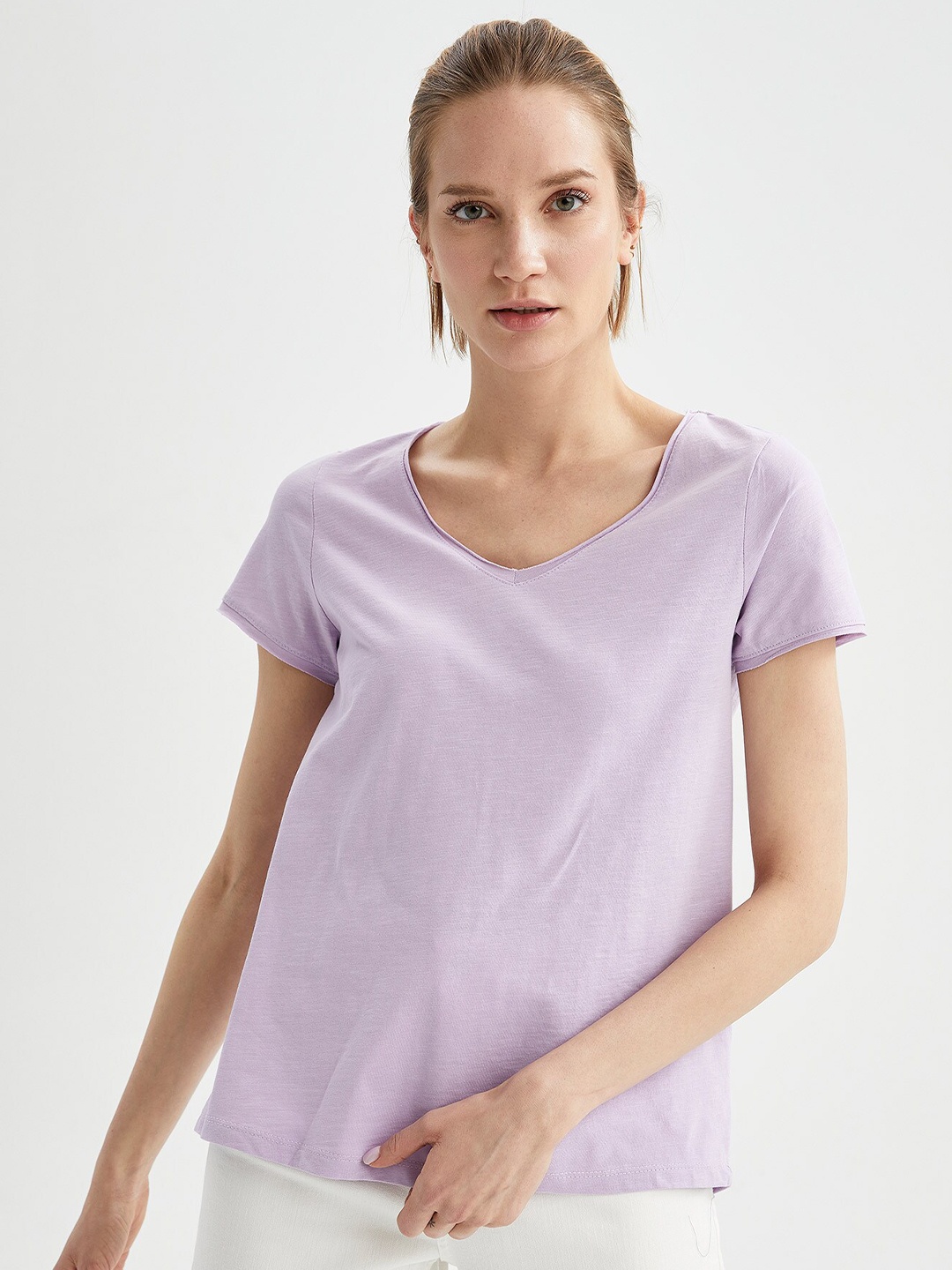 

DeFacto V-Neck Raw Edge Pure Cotton T-shirt, Lavender