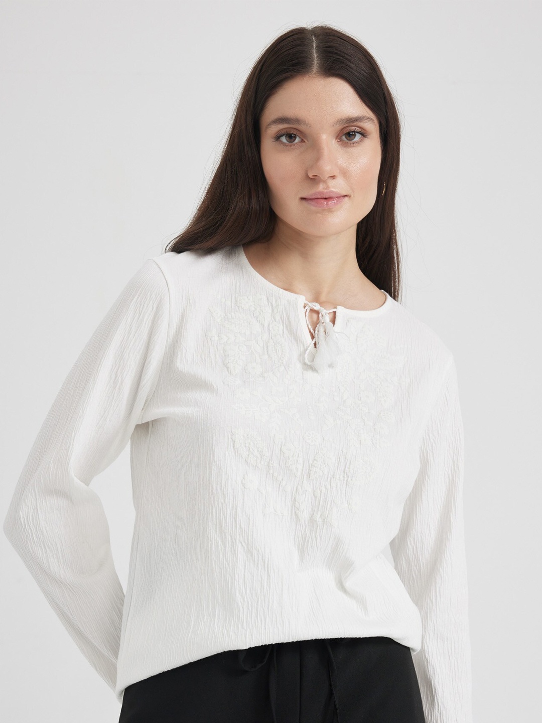 

DeFacto Floral Embroidered Long Sleeves Top, White