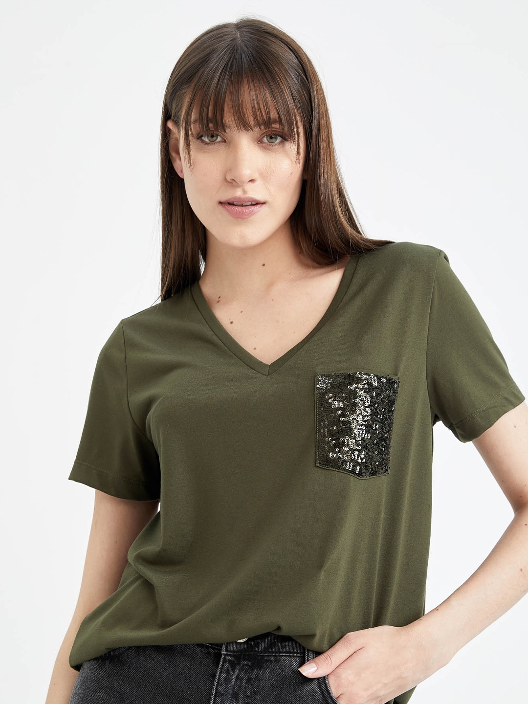 

DeFacto V-Neck Pocket Embellished Cotton T-shirt, Green