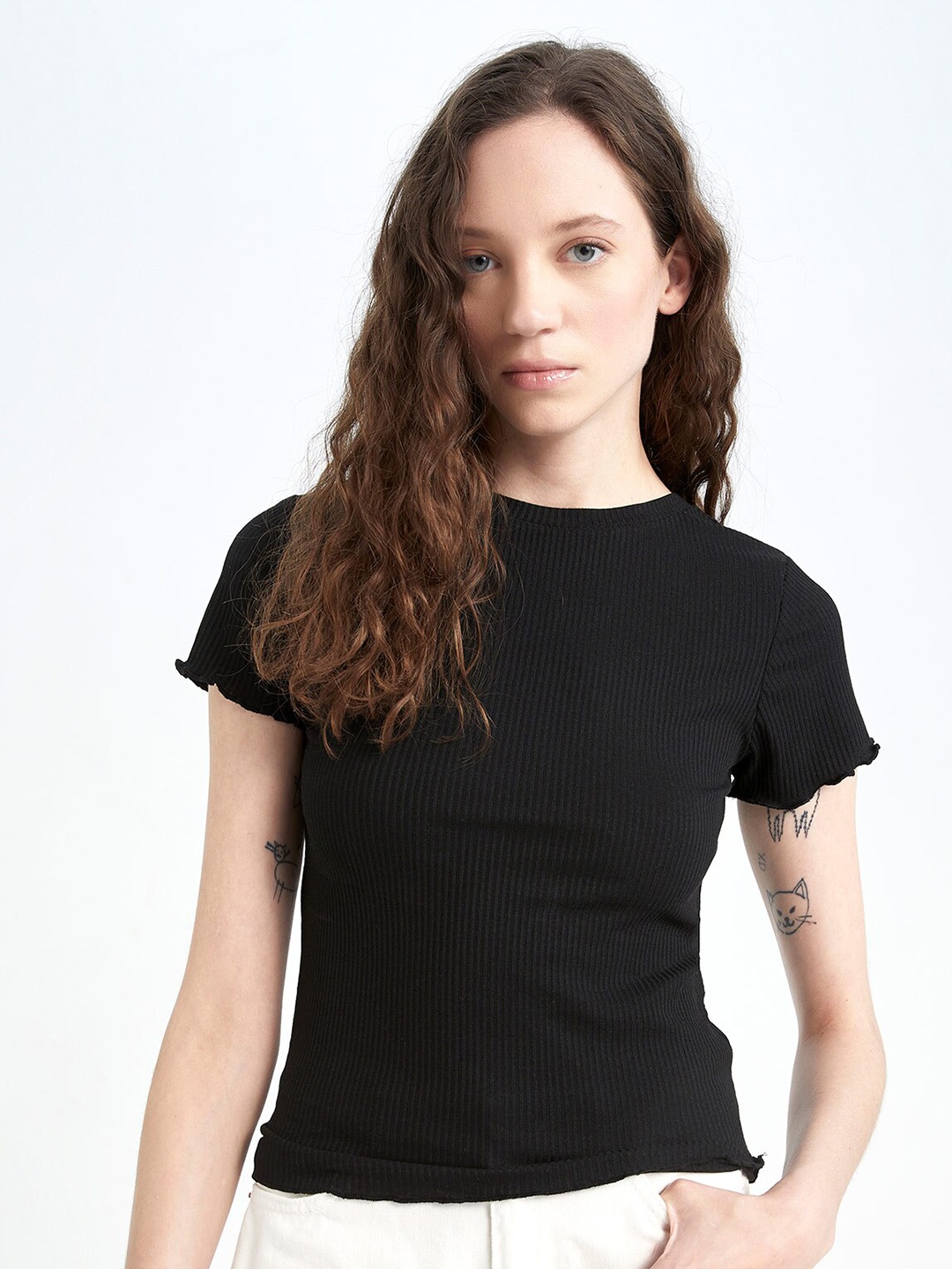 

DeFacto Round Neck Cotton T-shirt, Black