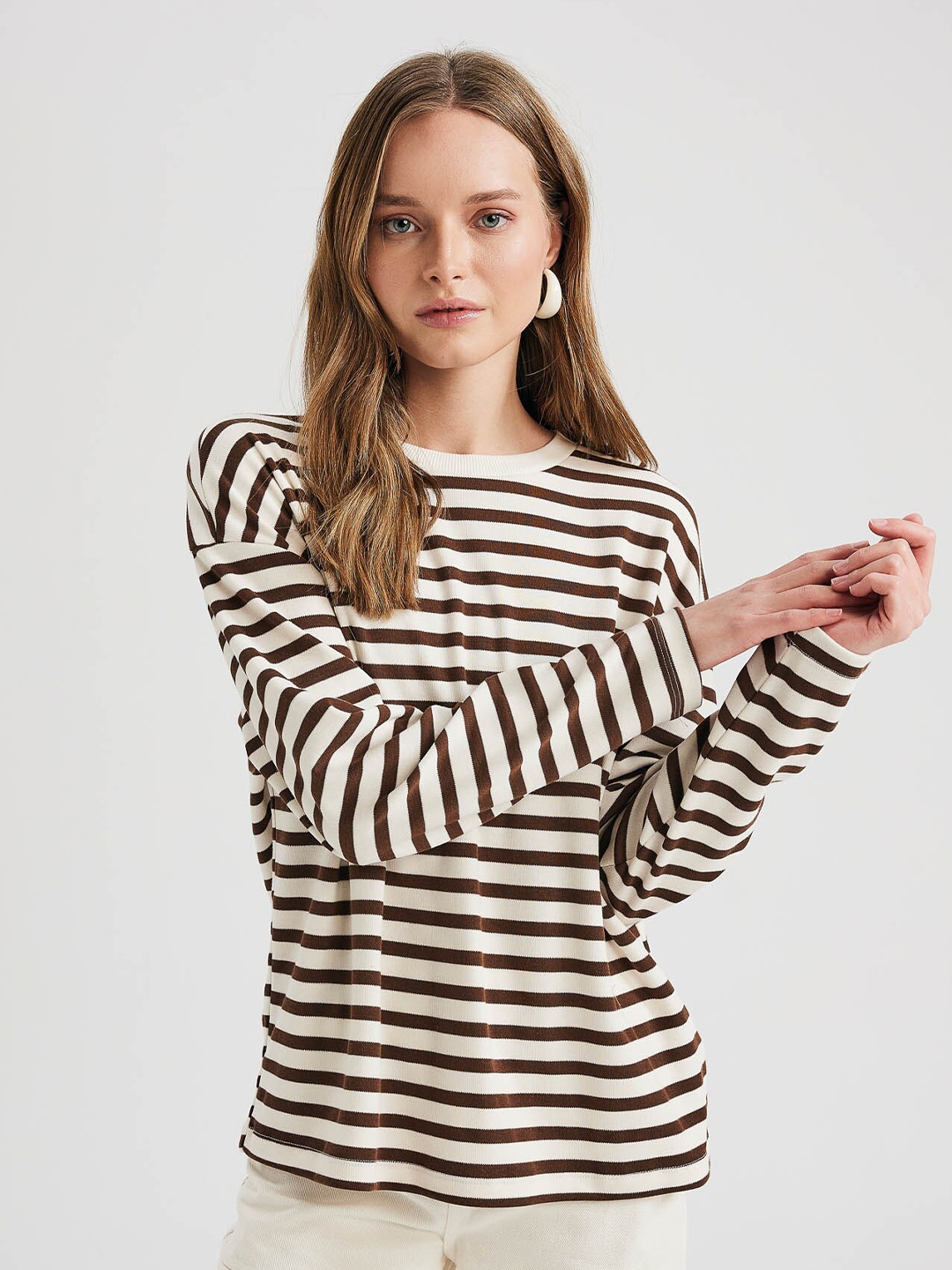 

DeFacto Striped Drop-Shoulder Long Sleeves T-shirt, Brown