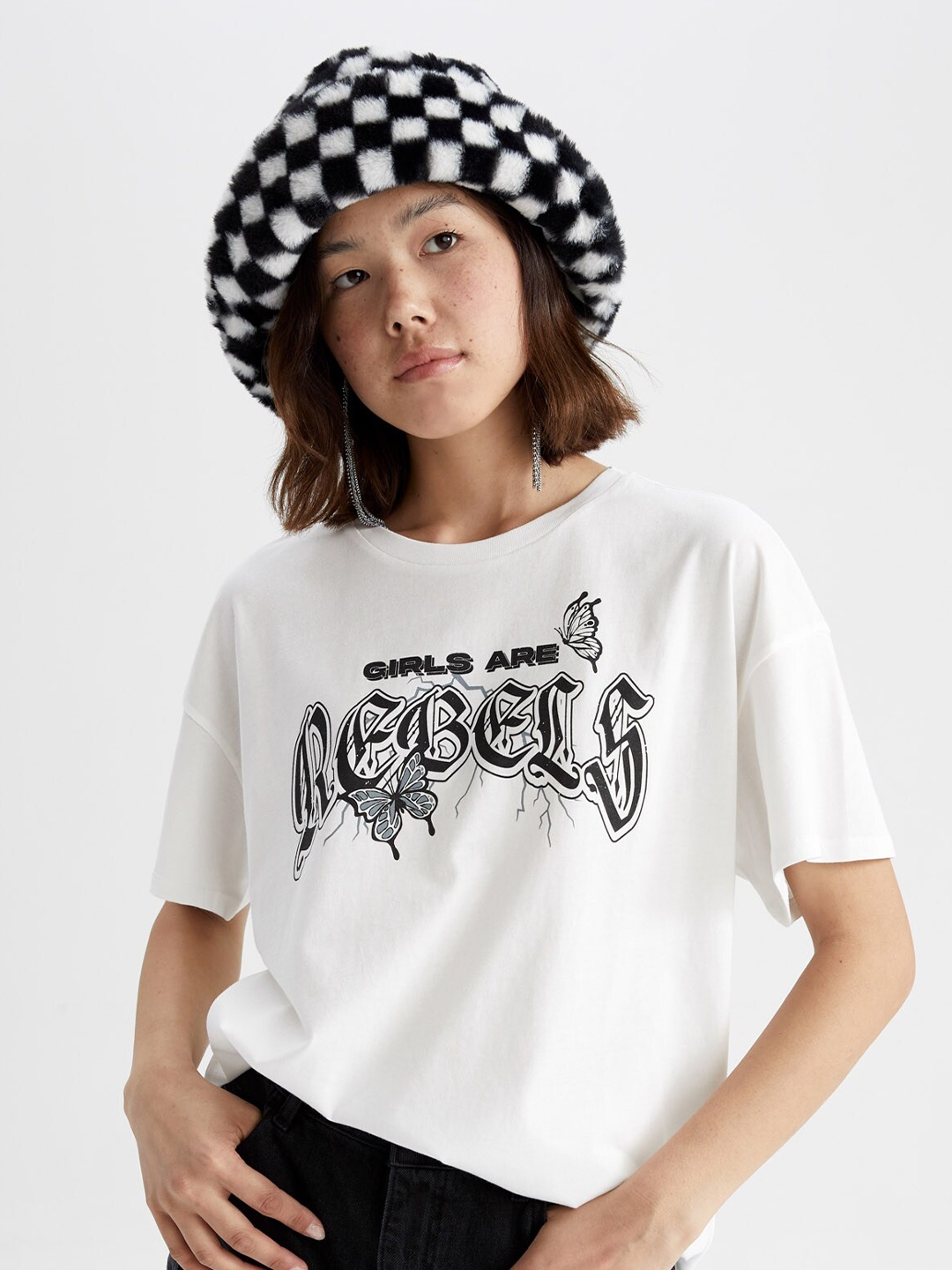 

DeFacto Typography Printed Drop Shoulder Sleeves Pure Cotton T-shirt, White